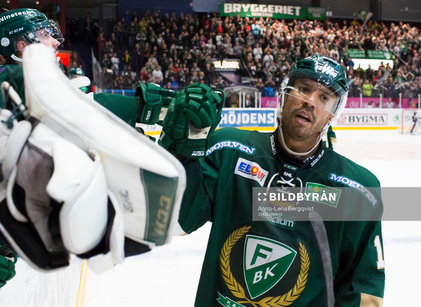Färjestads Robbie Earl firar mål 2-1 som gjordes av