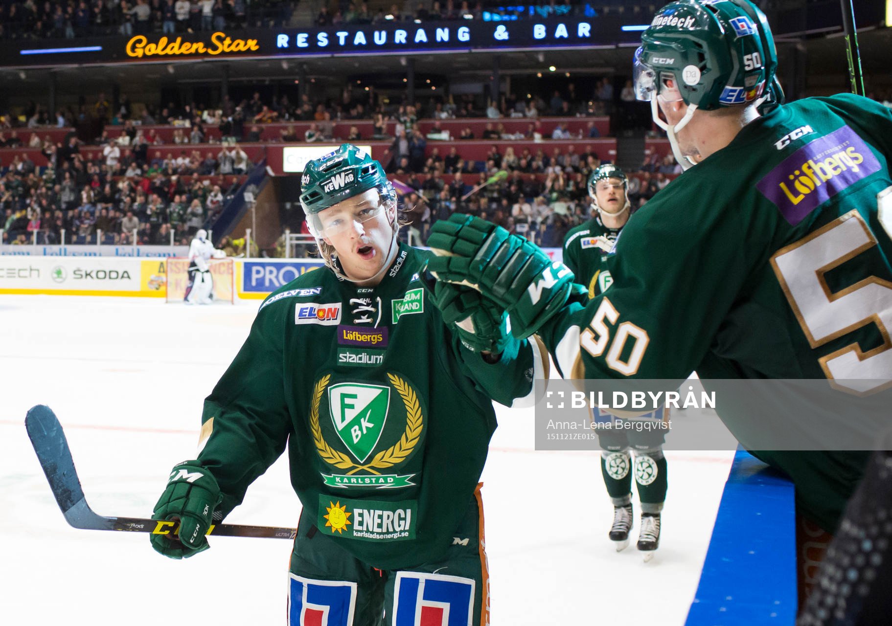 Färjestads Rasmus Asplund firar