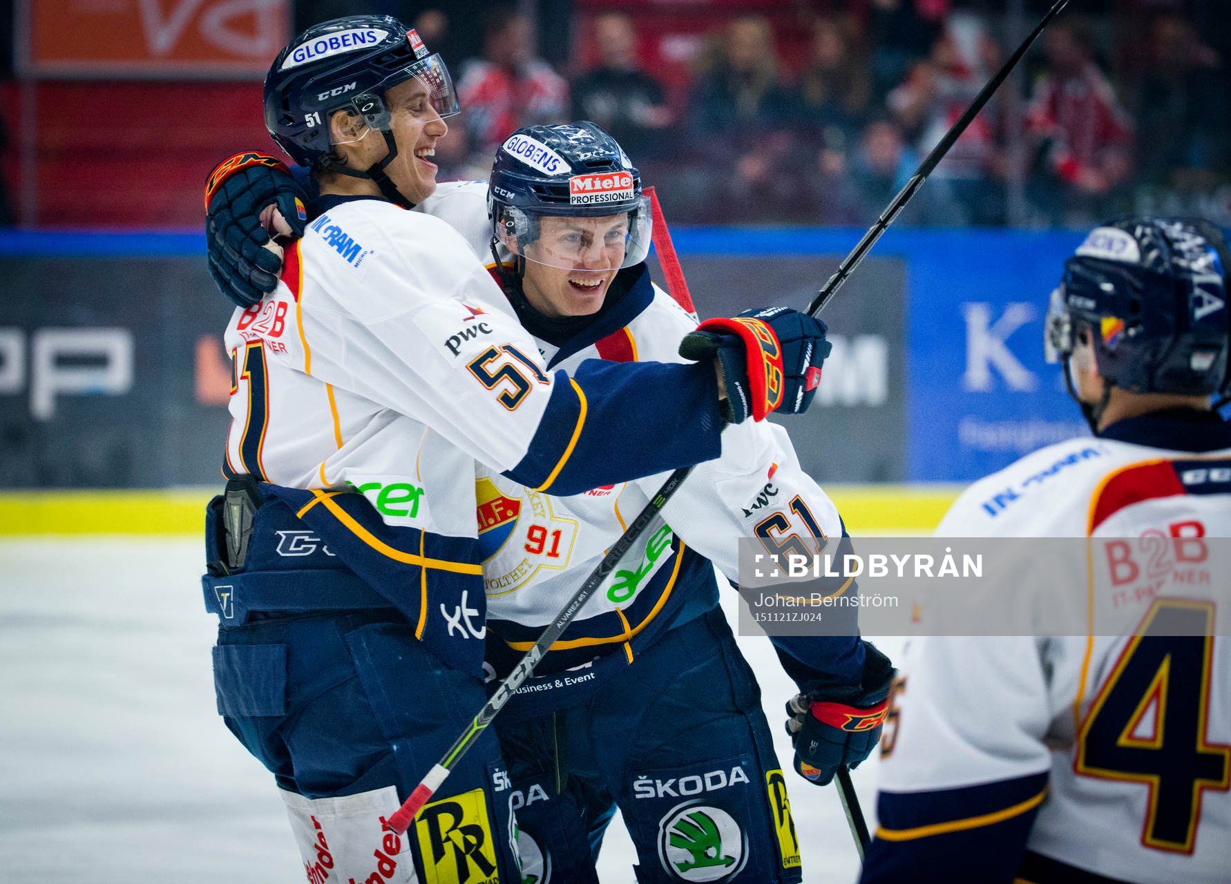 Djurgårdens Markus Ljungh gör 1-0 och jublar med Robin