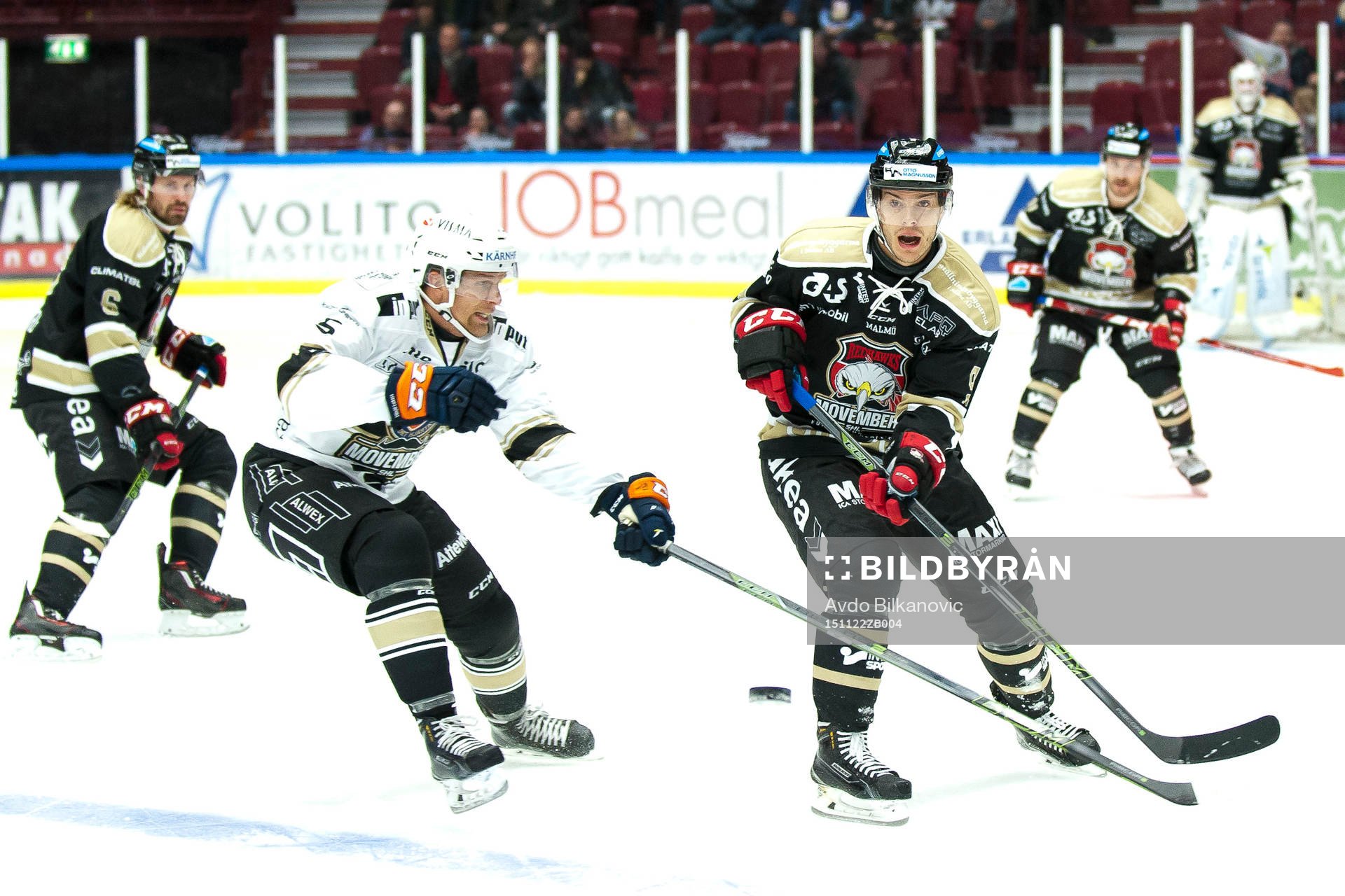 Växjös Joey Crabb och Malmö Redhawks Björn Svensson