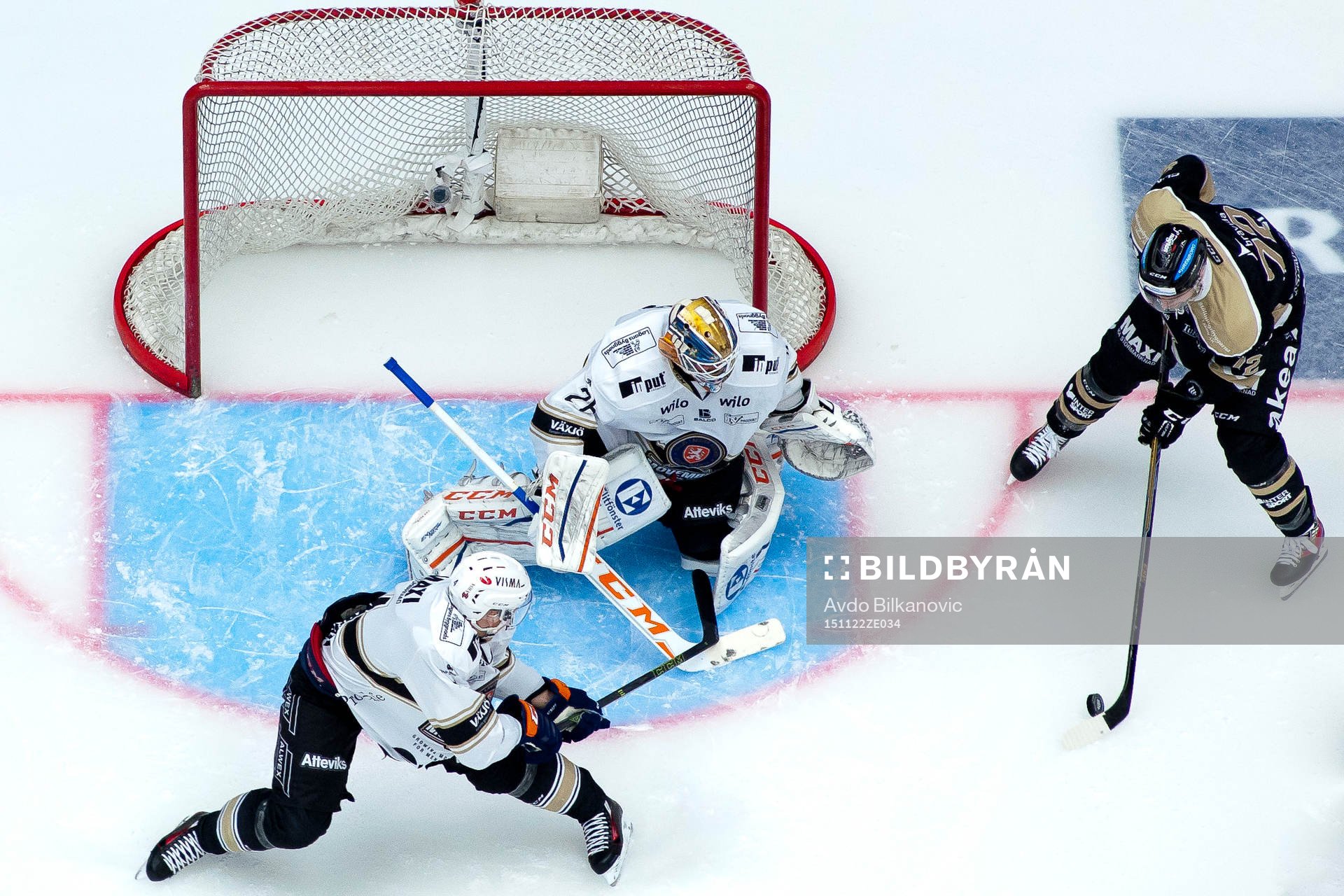 Växjös målvakt Stefan Steen och Malmö Redhawks T.J.