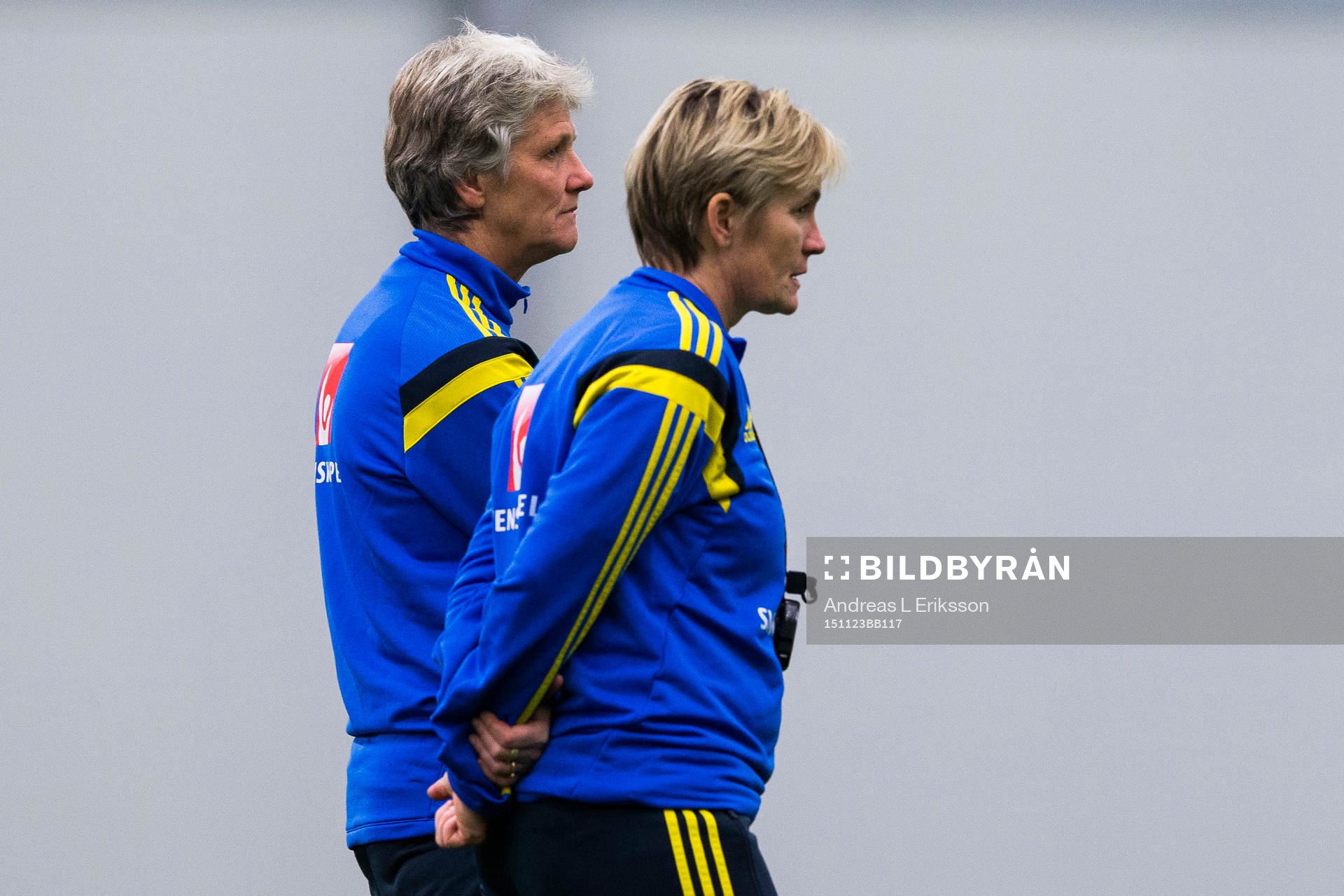 Sveriges förbundskapten Pia Sundhage och assisterande