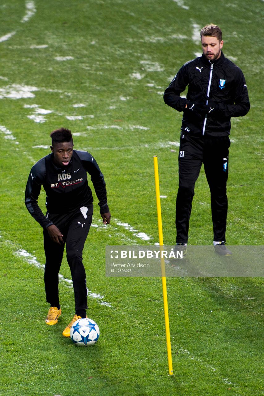 Malmö FFs Pa Konate och Kari Arnason