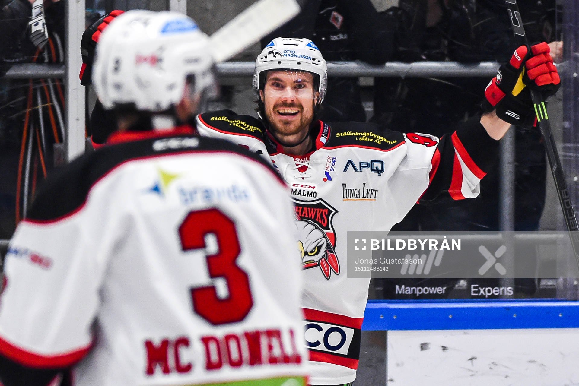 Malmö Redhawks Mattias Persson jublar
