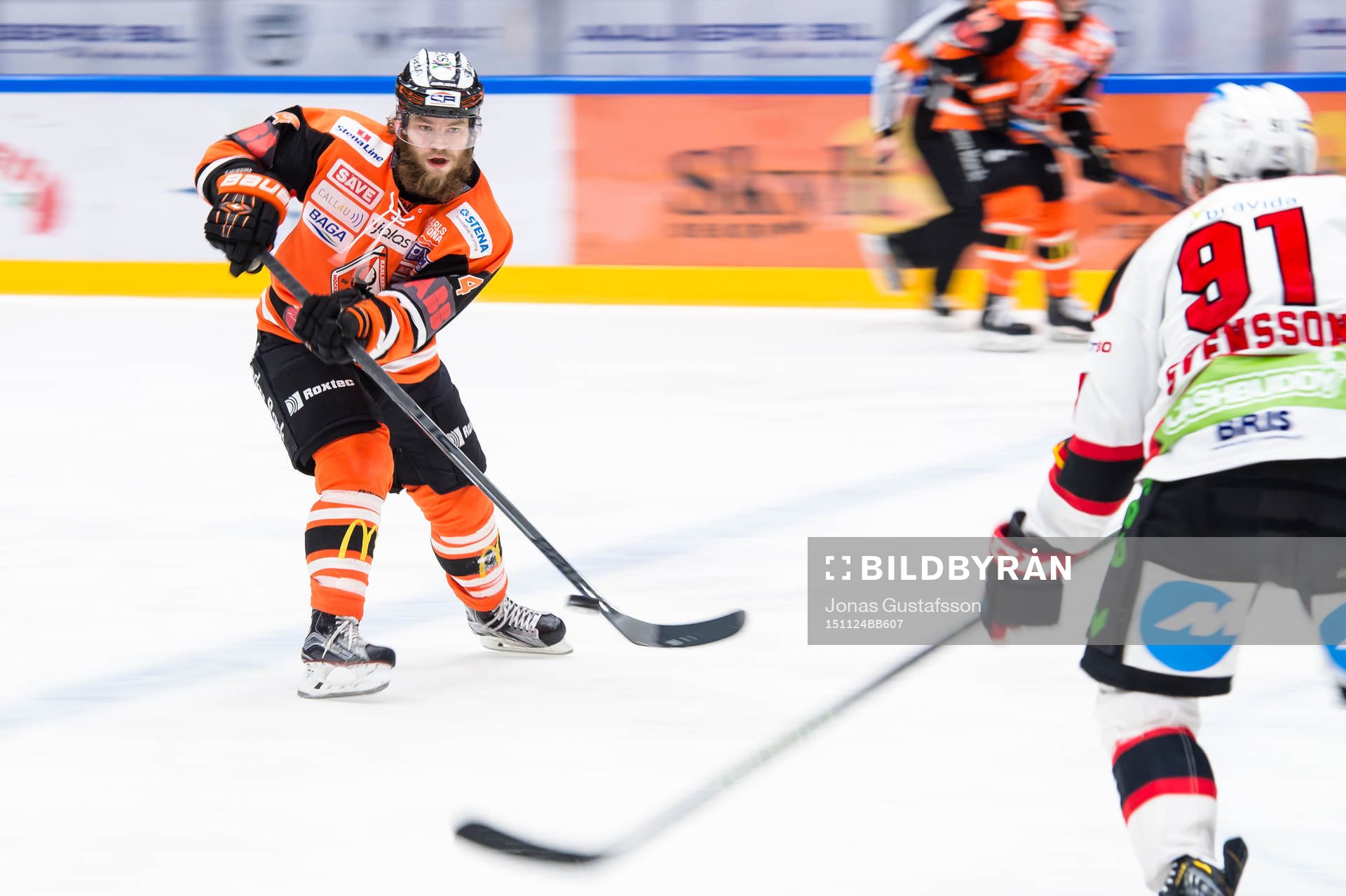 Karlskronas Jimmy Andersson med pucken