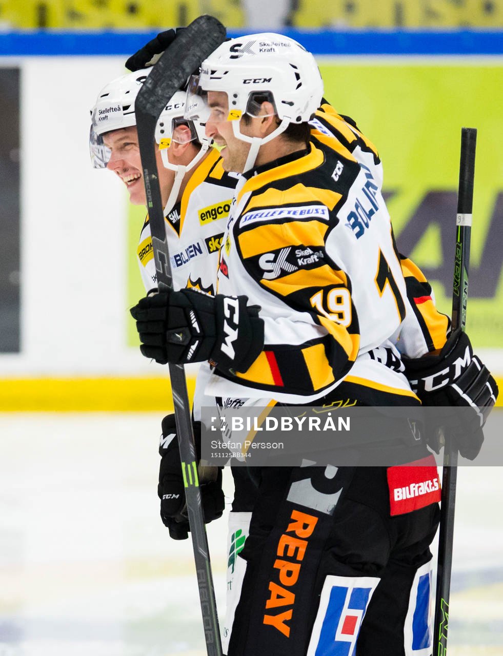 Skellefteås Patrik Zackrisson och Andrew Calof jublar