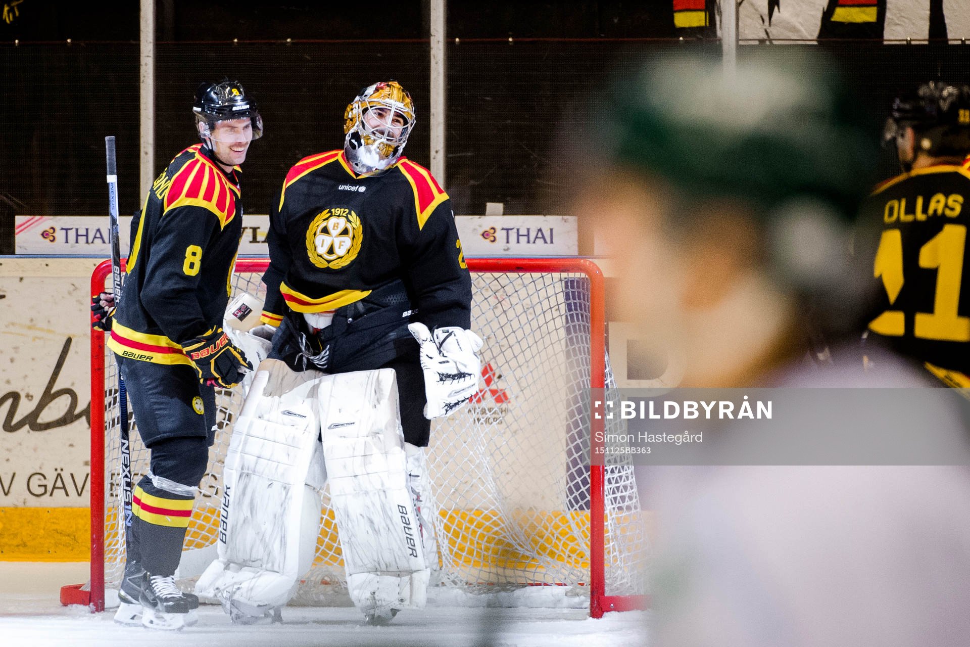 Brynäs Mathias Porseland och målvakt Bernhard Starkbaum