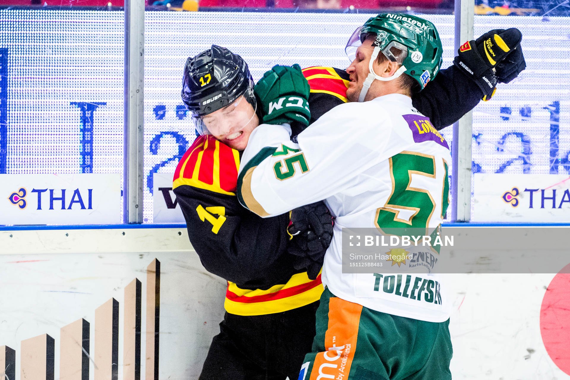 Brynäs Pathrik Westerholm och Färjestads Ole-Kristian