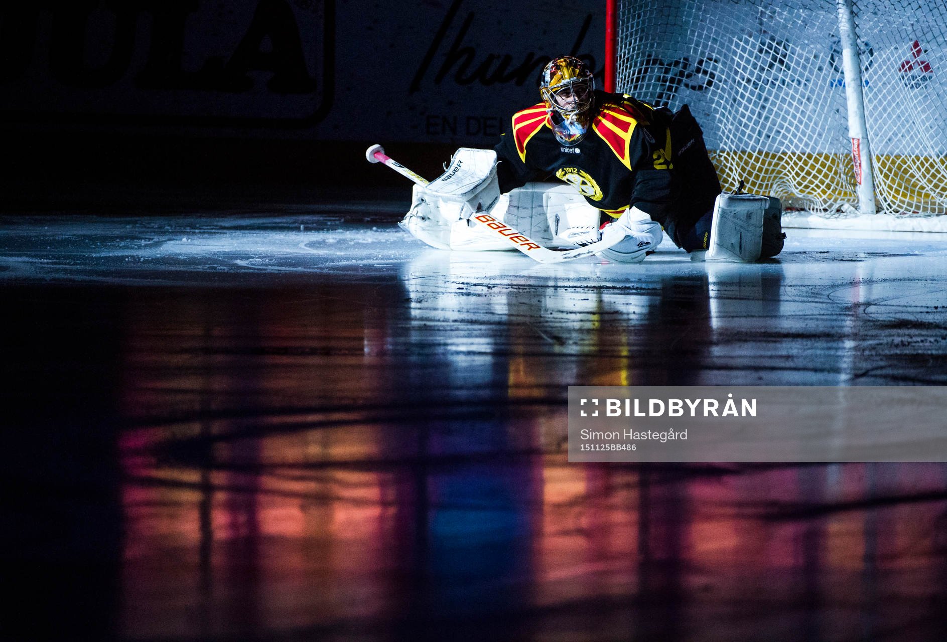 Brynäs målvakt Bernhard Starkbaum före ishockeymatchen i