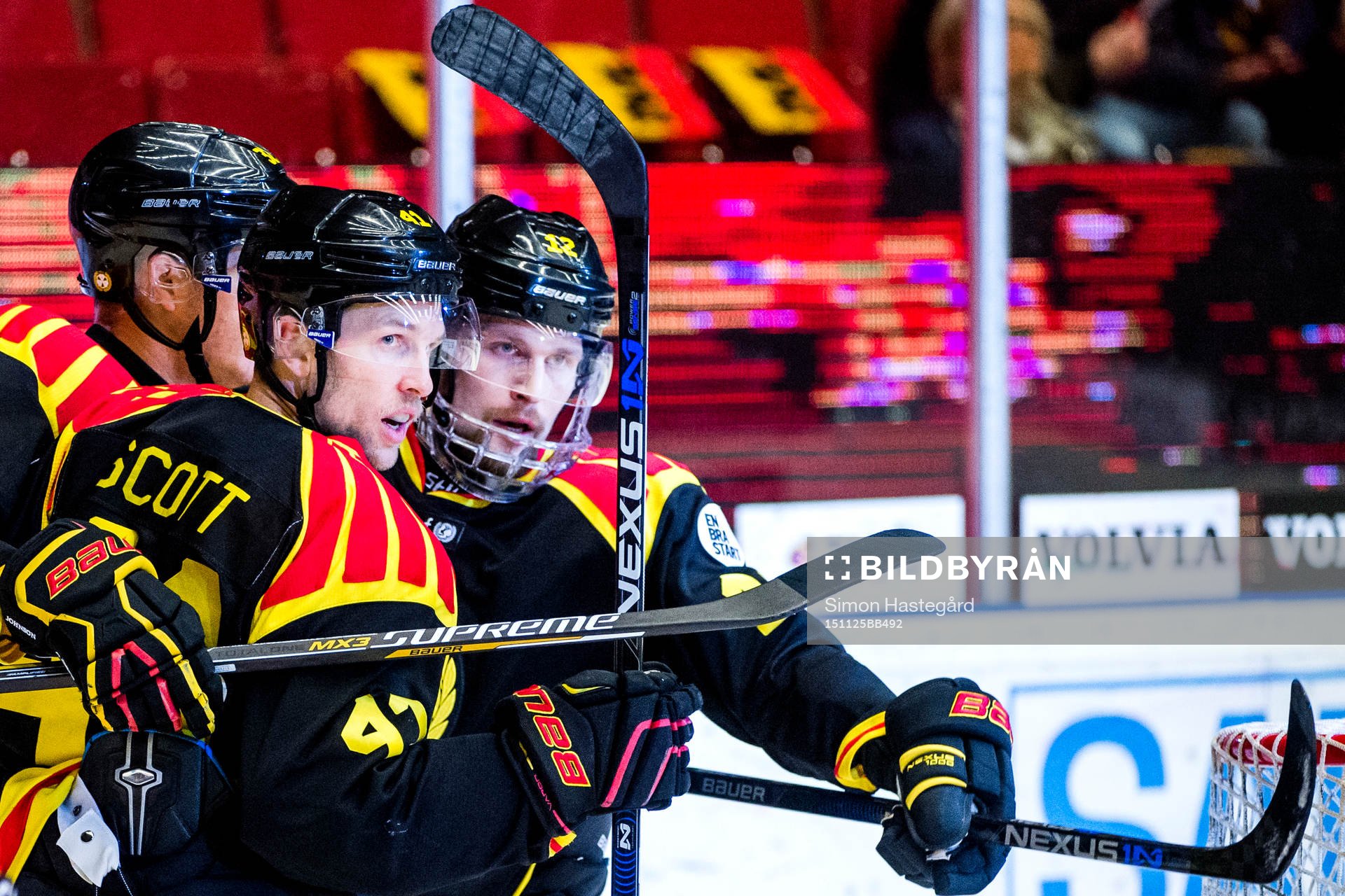 Brynäs Greg Scott och Petr Vrana jublar