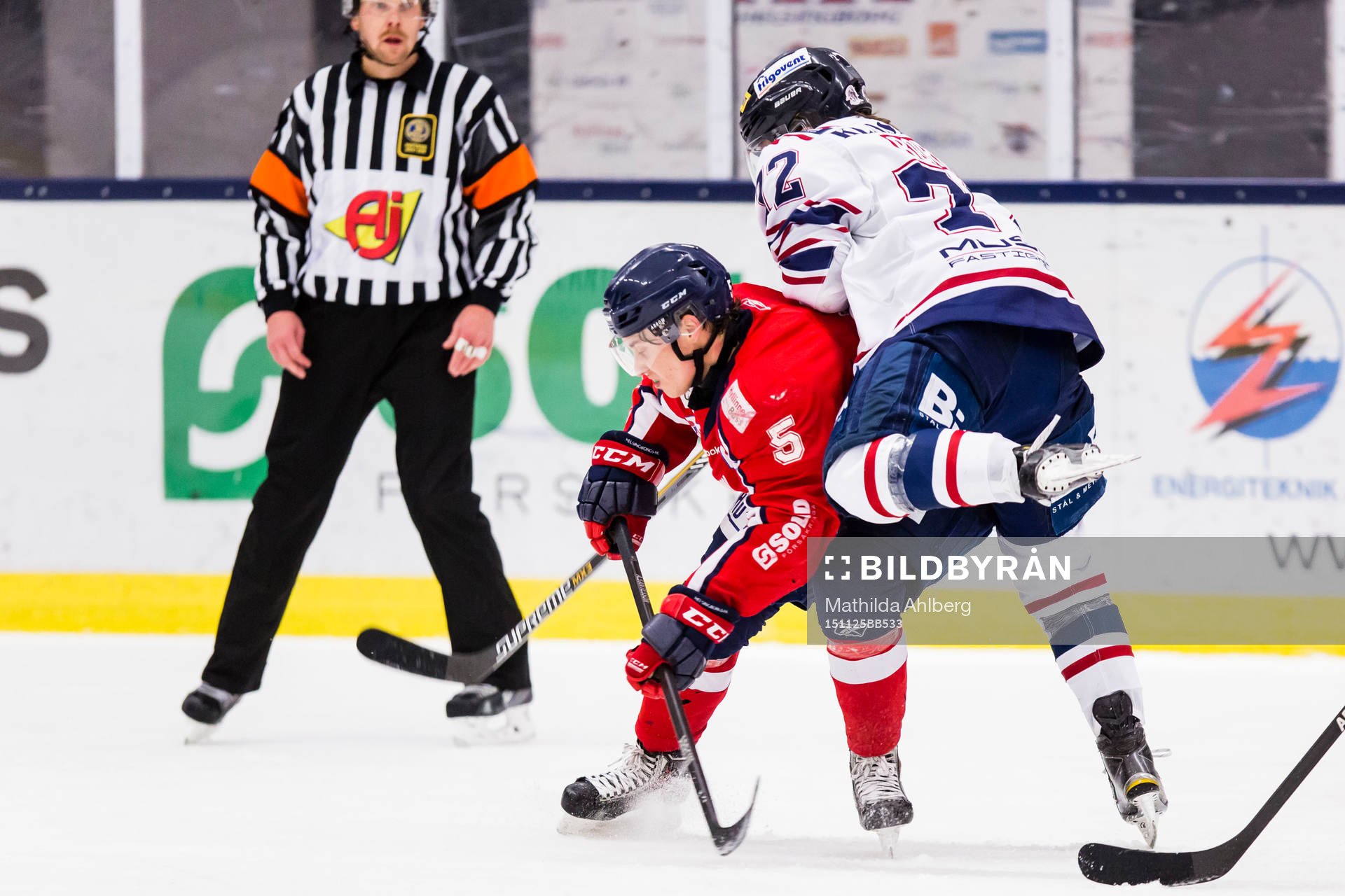 Helsingborgs Anton Santesson stoppar Halmstads Marcus Borgh
