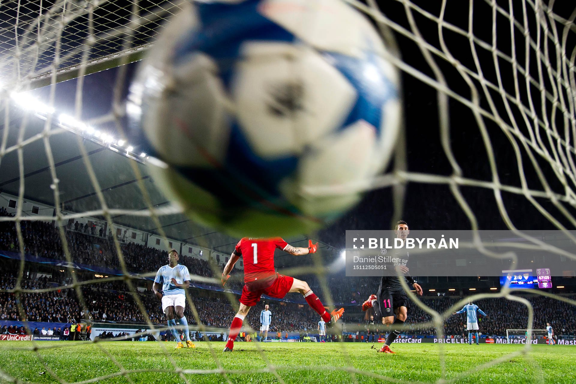 s Angel Di Maria gör 0-4 bakom Malmö FFs målvakt Johan