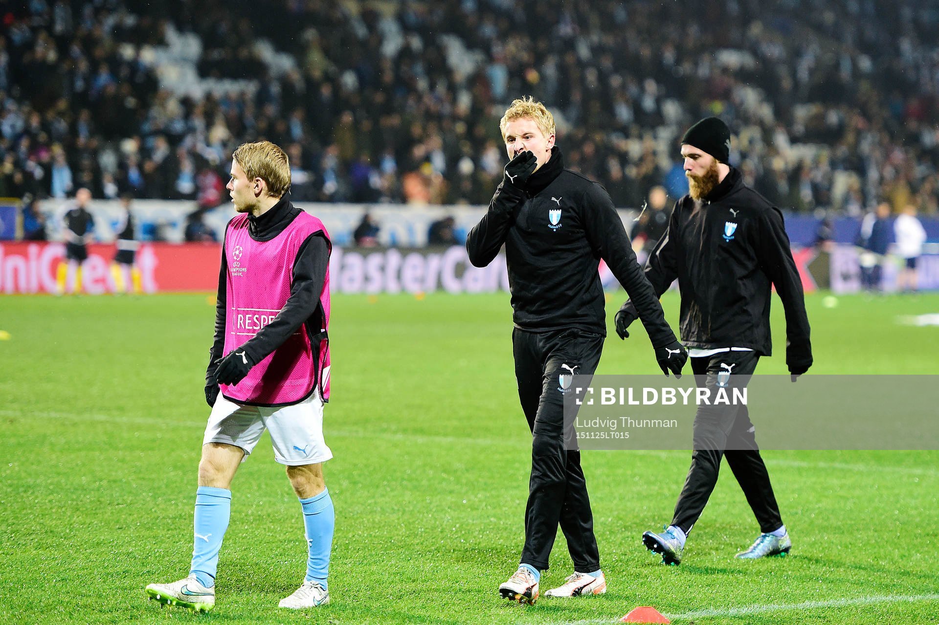 Malmö FFs Franz Brorsson värmer upp