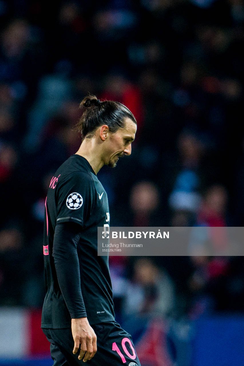 s Zlatan Ibrahimovic lämnar planen