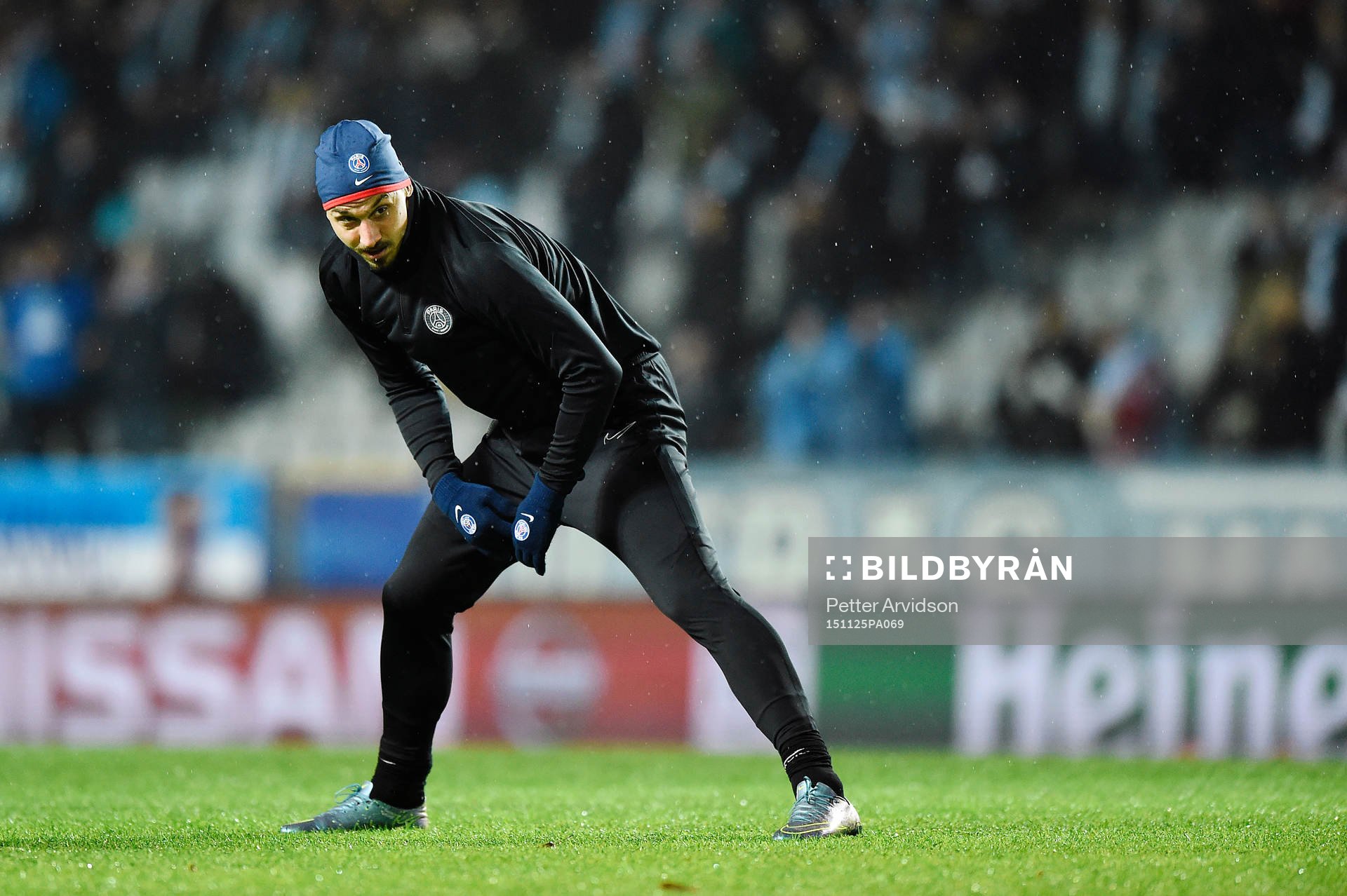 s Zlatan Ibrahimovic stretchar