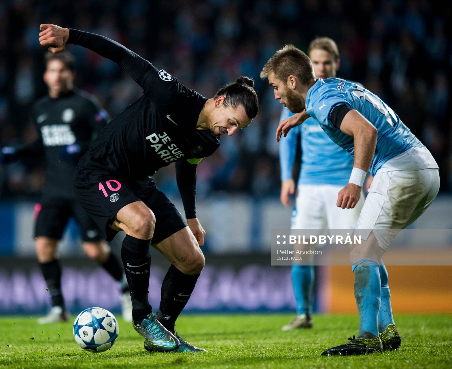 s Zlatan Ibrahimovic mot Malmö FFs Rasmus Bengtsson