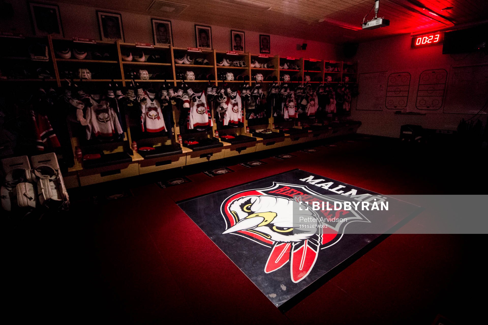 Malmö Redhawks klubbmärke i omklädningsrummet