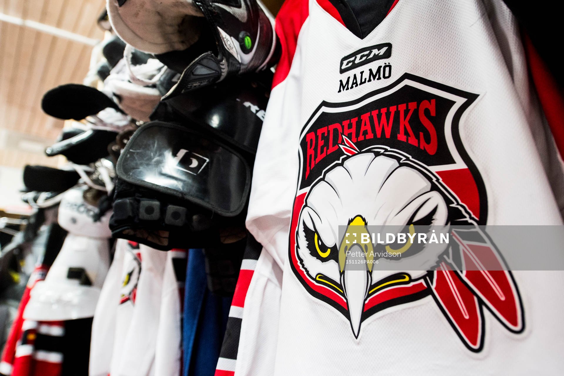 Tröjor i Malmö Redhawks omklädningsrum