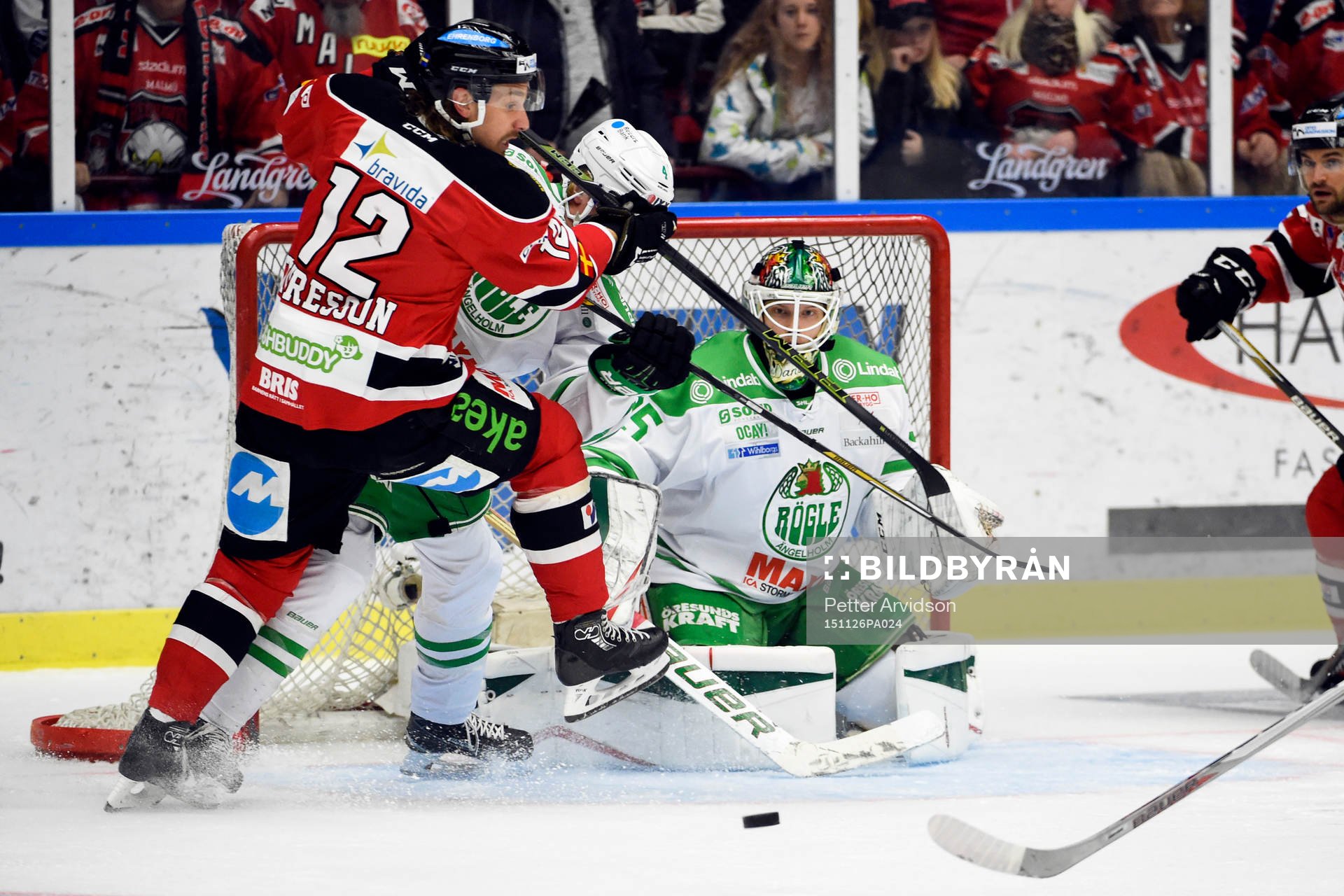 Malmö Redhawks Andreas Thuresson oroar framför Rögles