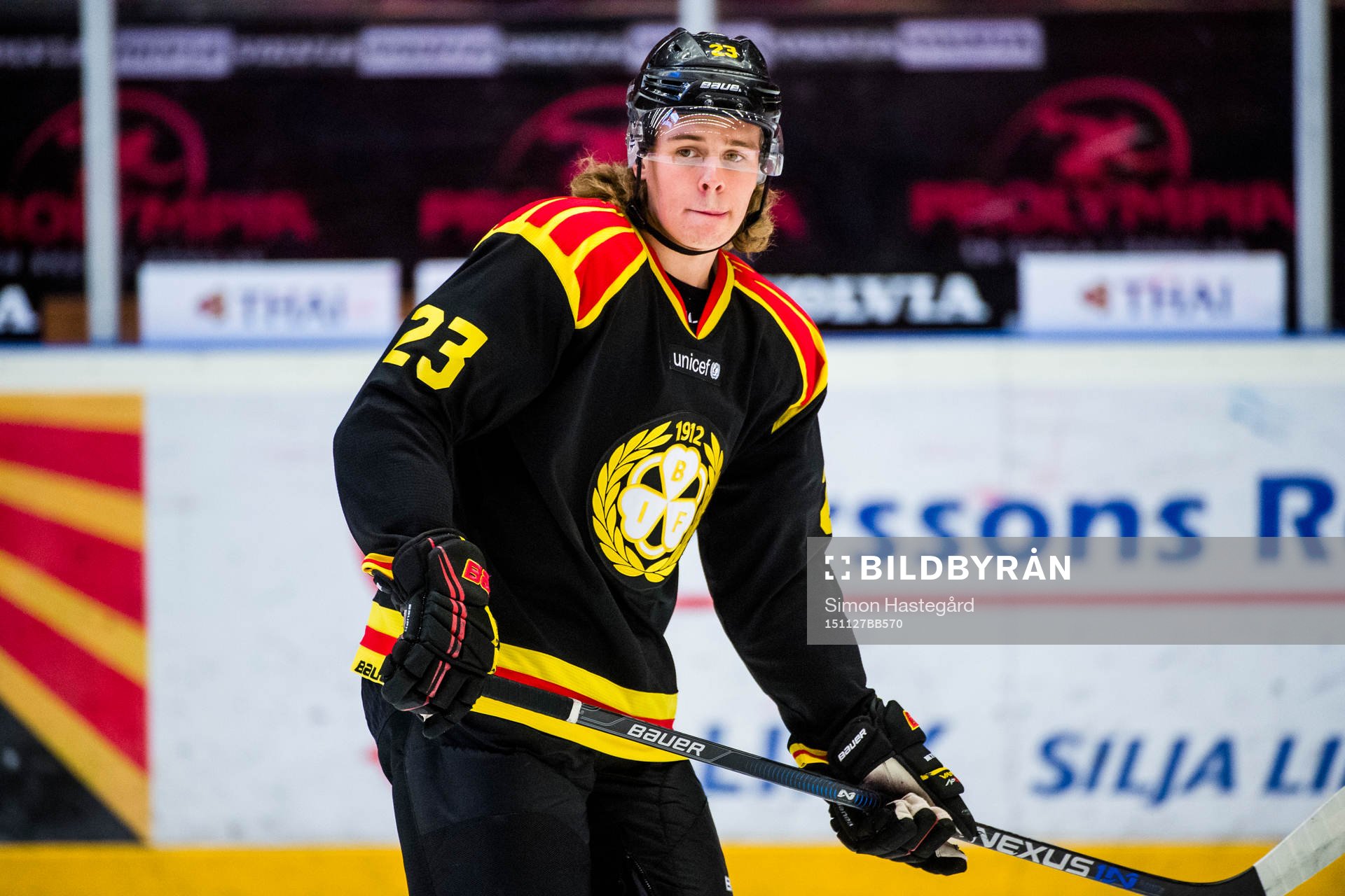 Brynäs Lucas Carlsson före ishockeymatchen i SHL mellan