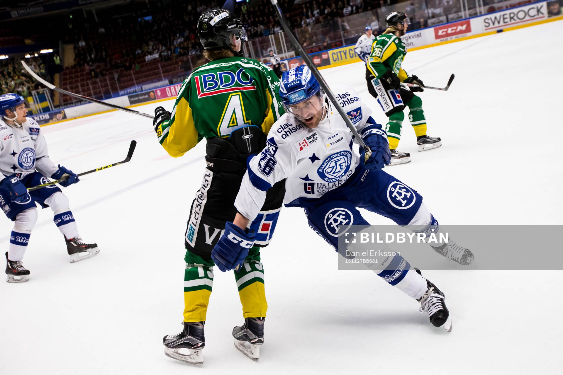 Leksands Patrick White bakom Björklövens Jonas Emmerdahl
