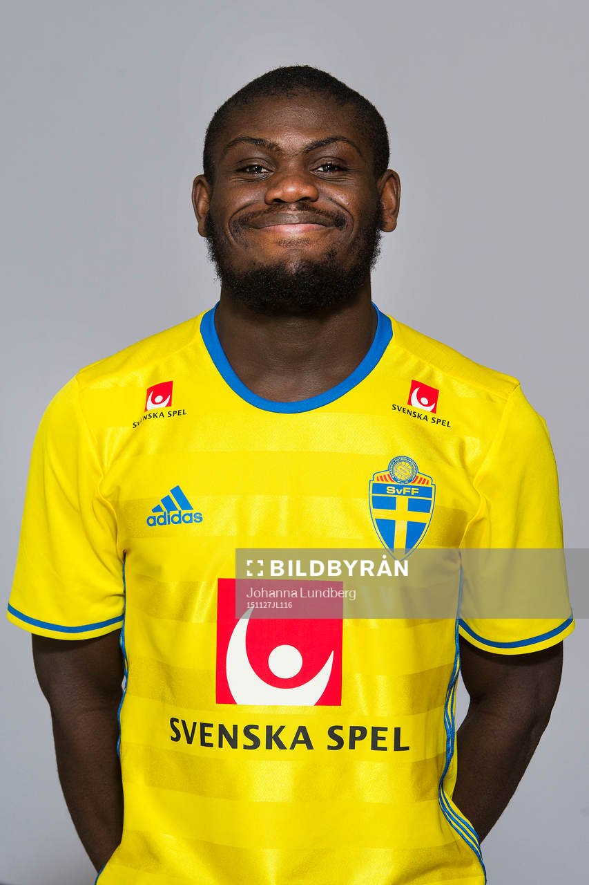 Junior Kamana som spelar i P17/98-landslaget, poserar för ett porträtt den 27 november 2015 i Stockholm.