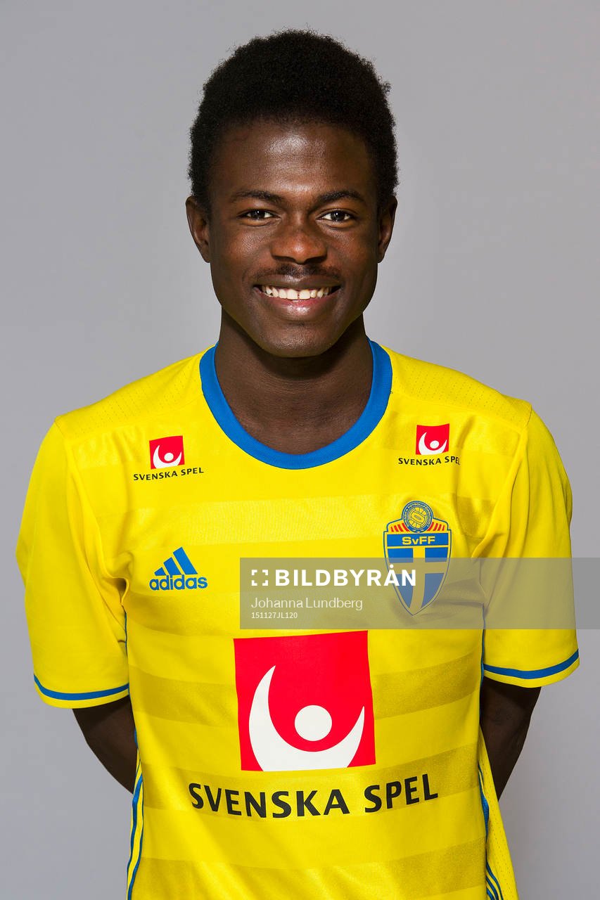 Mohamed Kamara som spelar i P17/98-landslaget, poserar för ett porträtt den 27 november 2015 i Stockholm.
