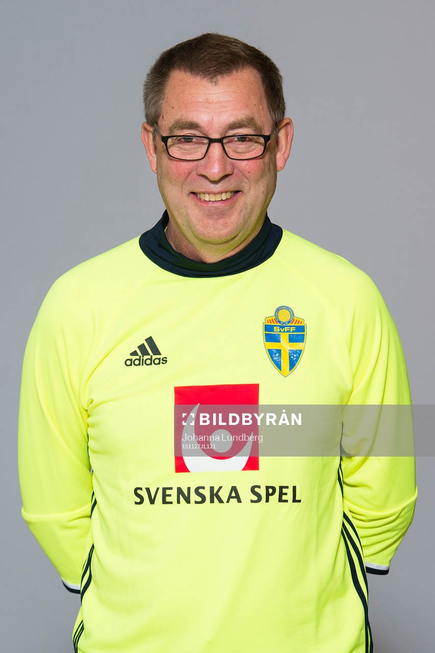 Hans Wildow i P17/98-landslaget, poserar för ett porträtt den 27 november 2015 i Stockholm.