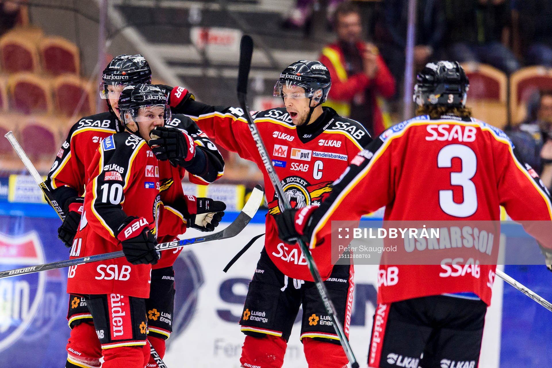 Luleås Toni Rajala(v) jublar