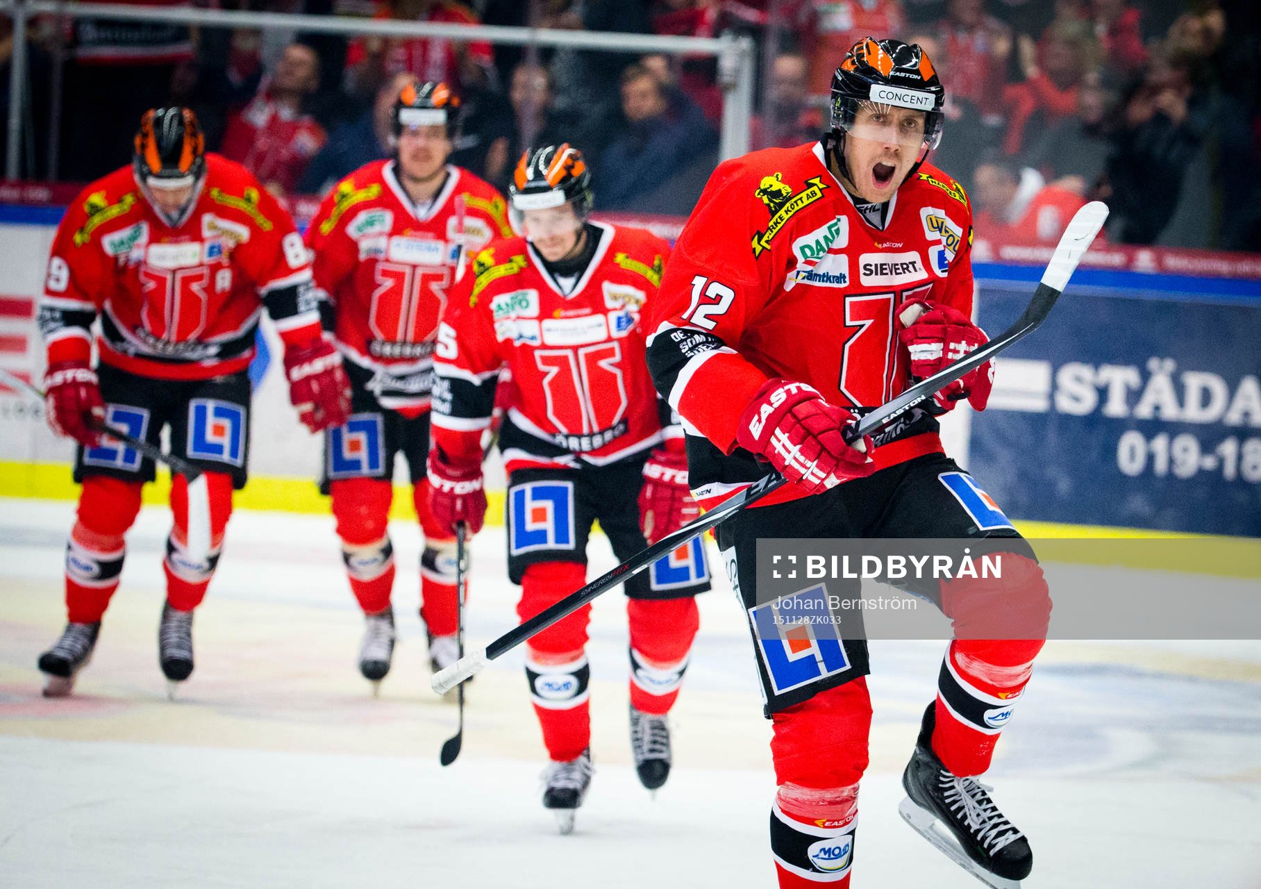 Örebros Marko Anttila gör 1-0 och jublar
