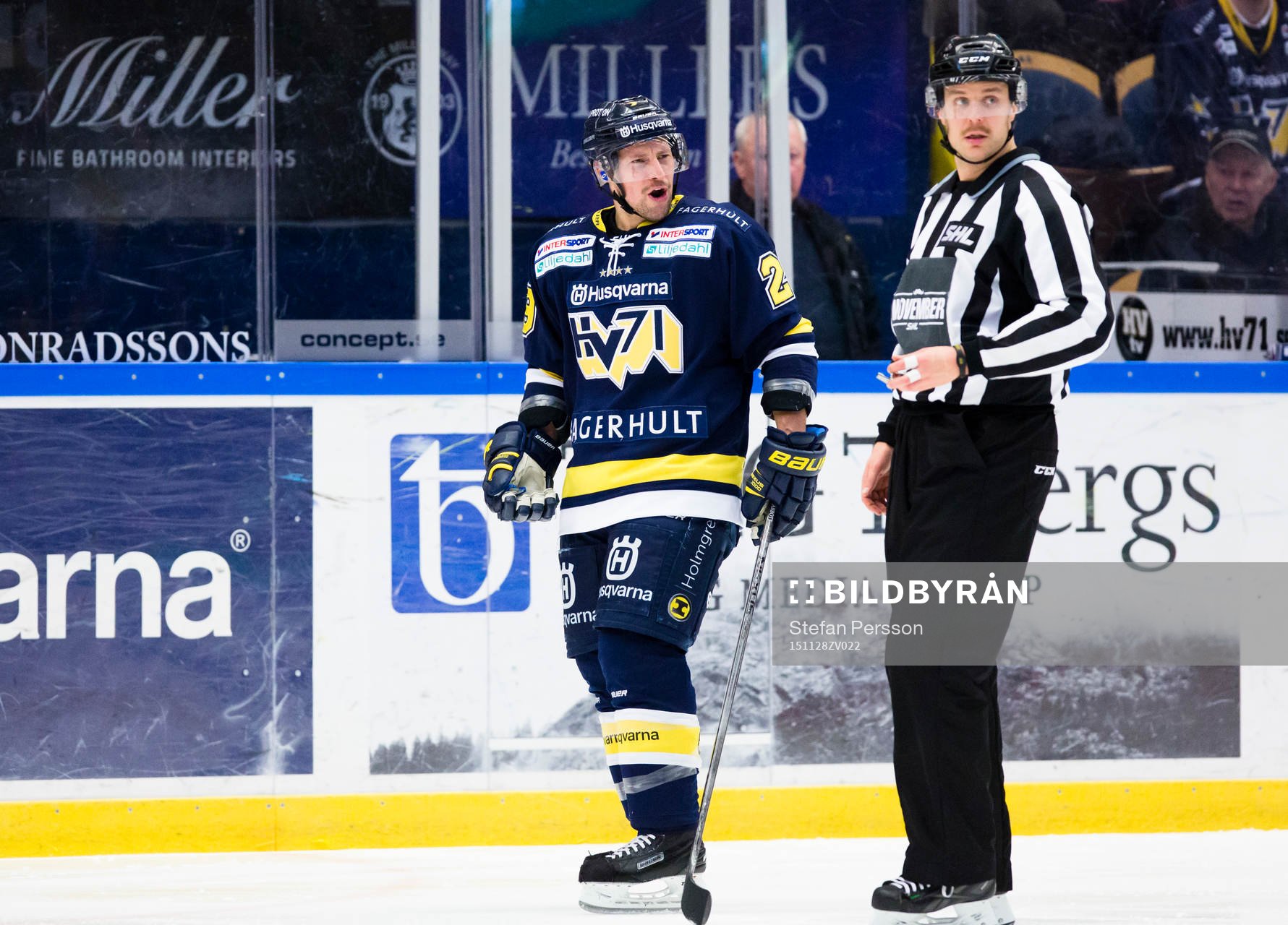 s Chris Abbott missnöjd med utvisning