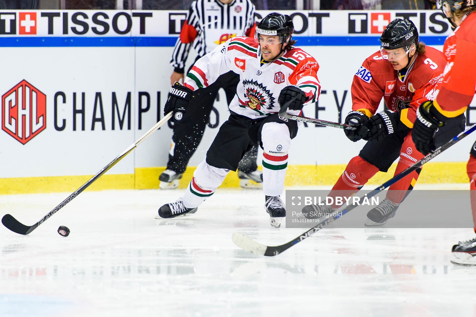 Frölundas Mats Rosseli Olsen med pucken