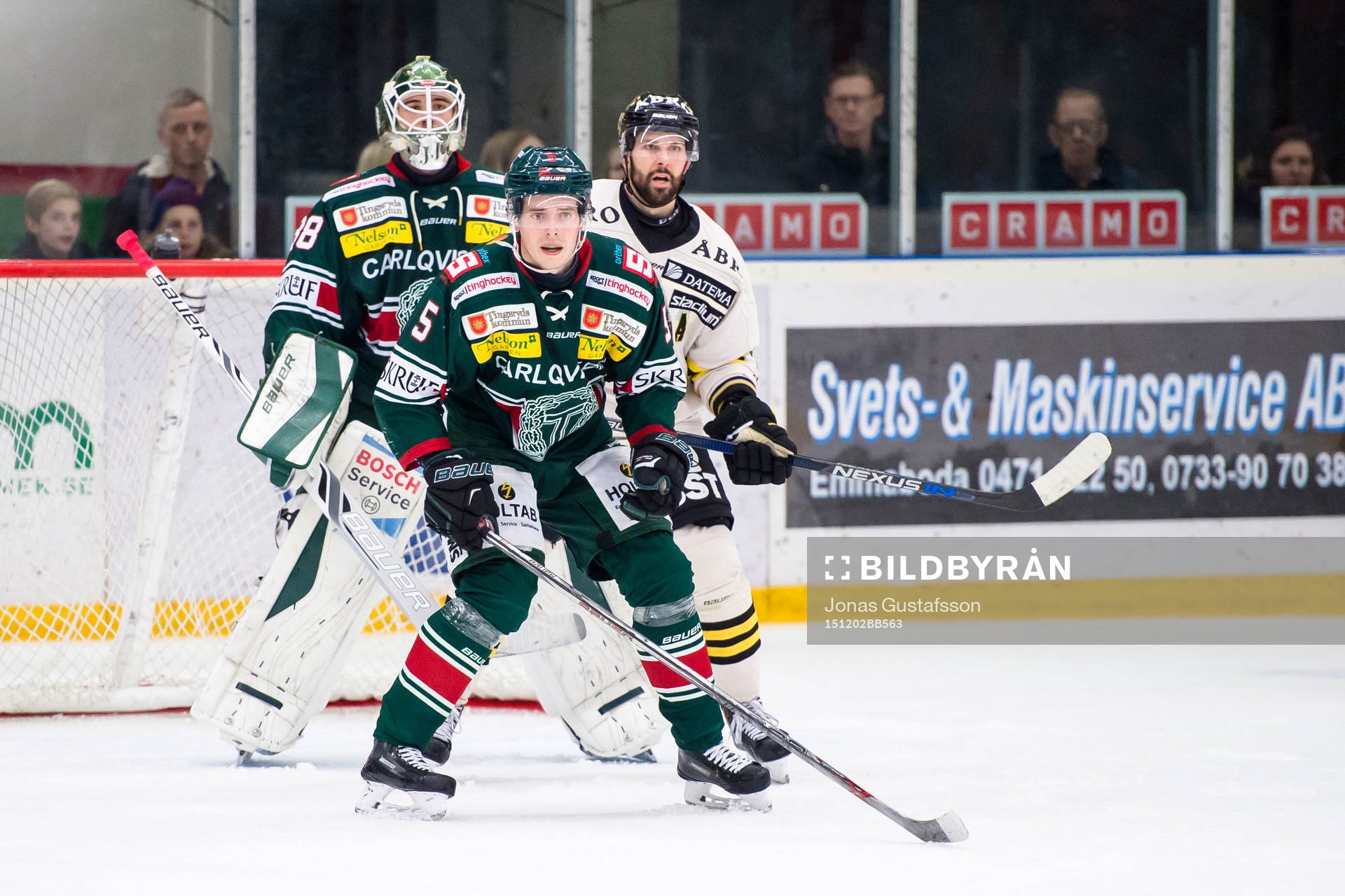 Tingsryds Niklas Enberg framför Tingsryds målvakt