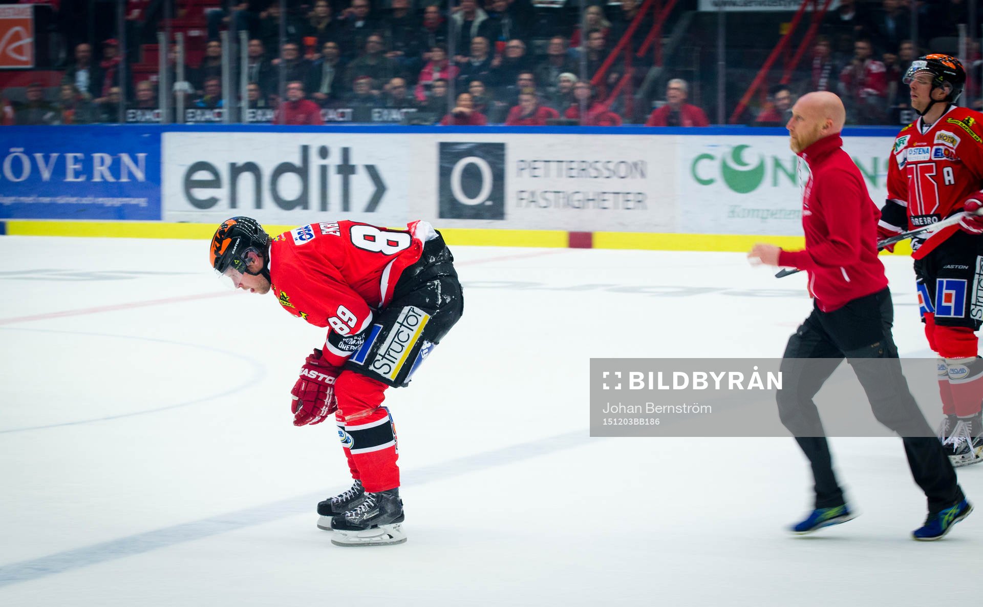Örebros Viktor Ekbom leds av isen