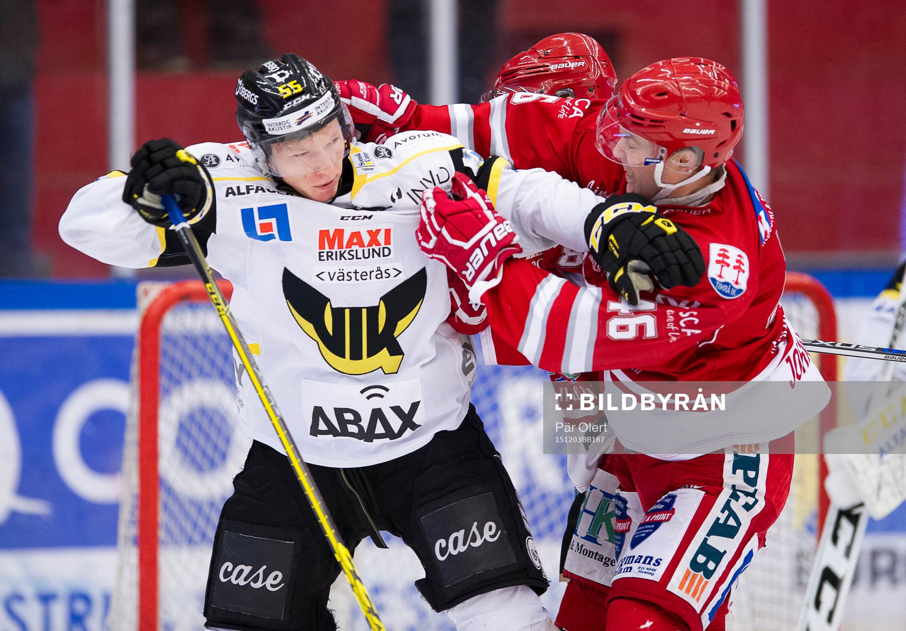 Västerås Andreas Borgman i närkamp mot Timrås Oscar