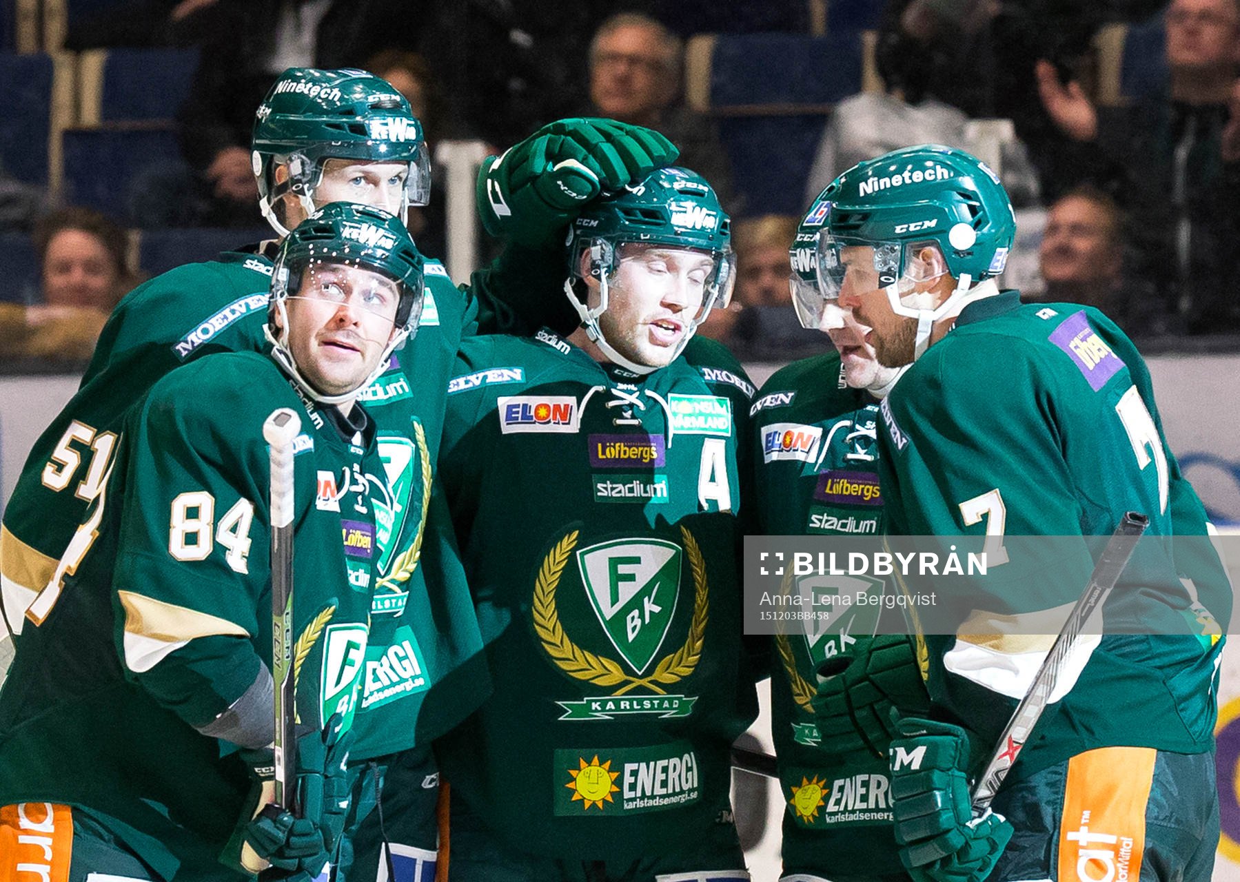 Färjestads Linus Persson  gör mål 4-2 i öppen målbur