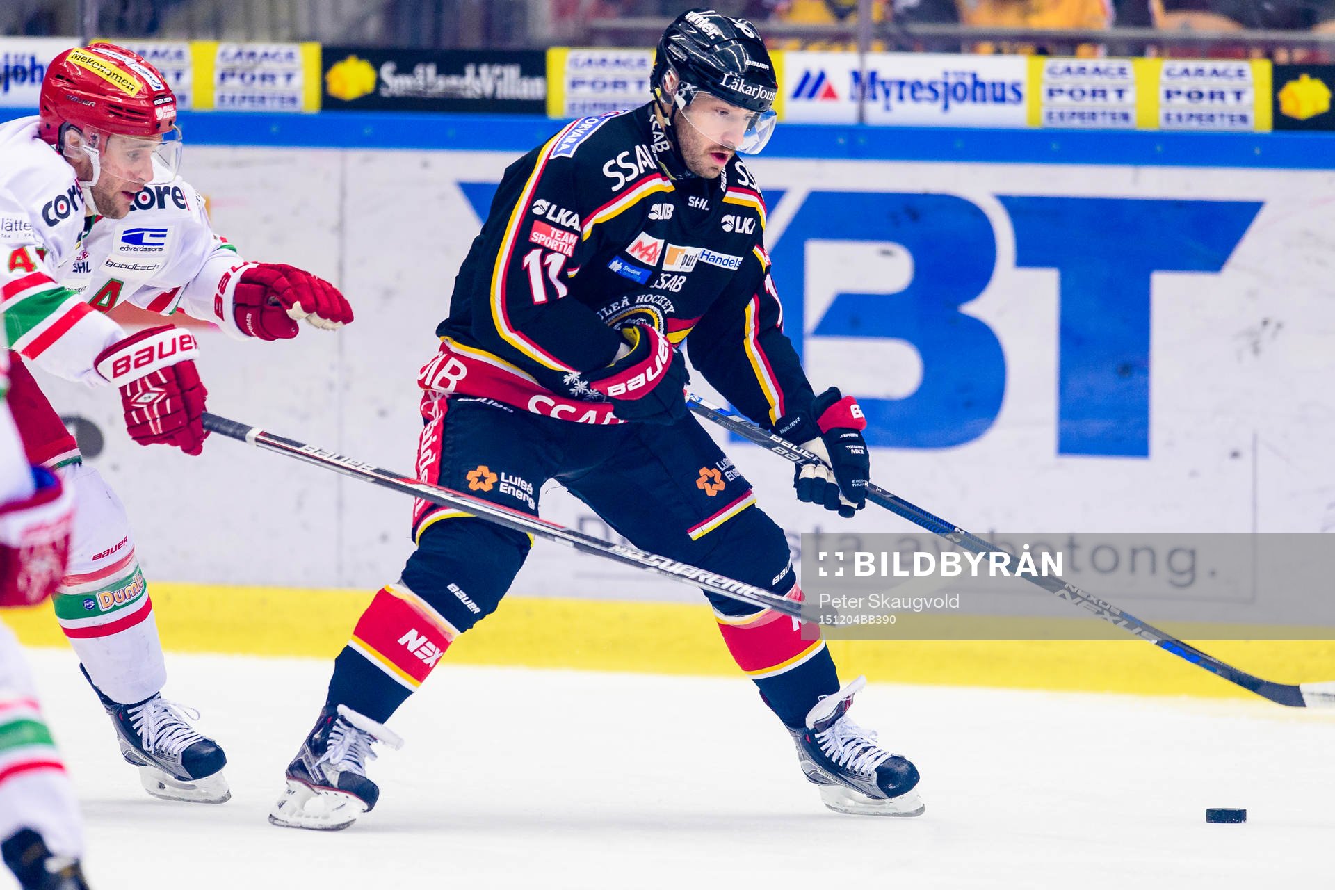 Luleås Jacob Micflikier med pucken