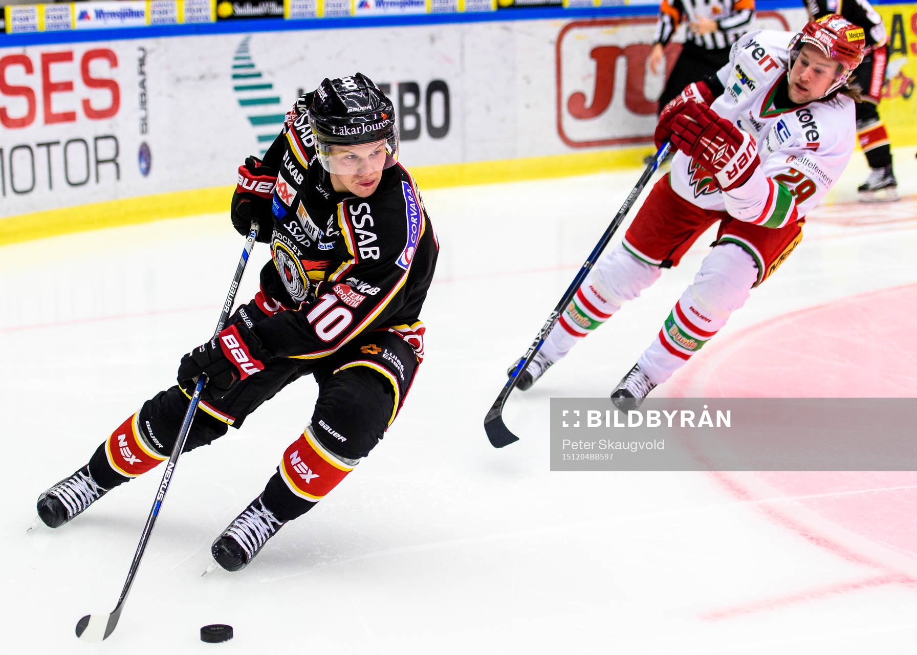 Luleås Toni Rajala med pucken