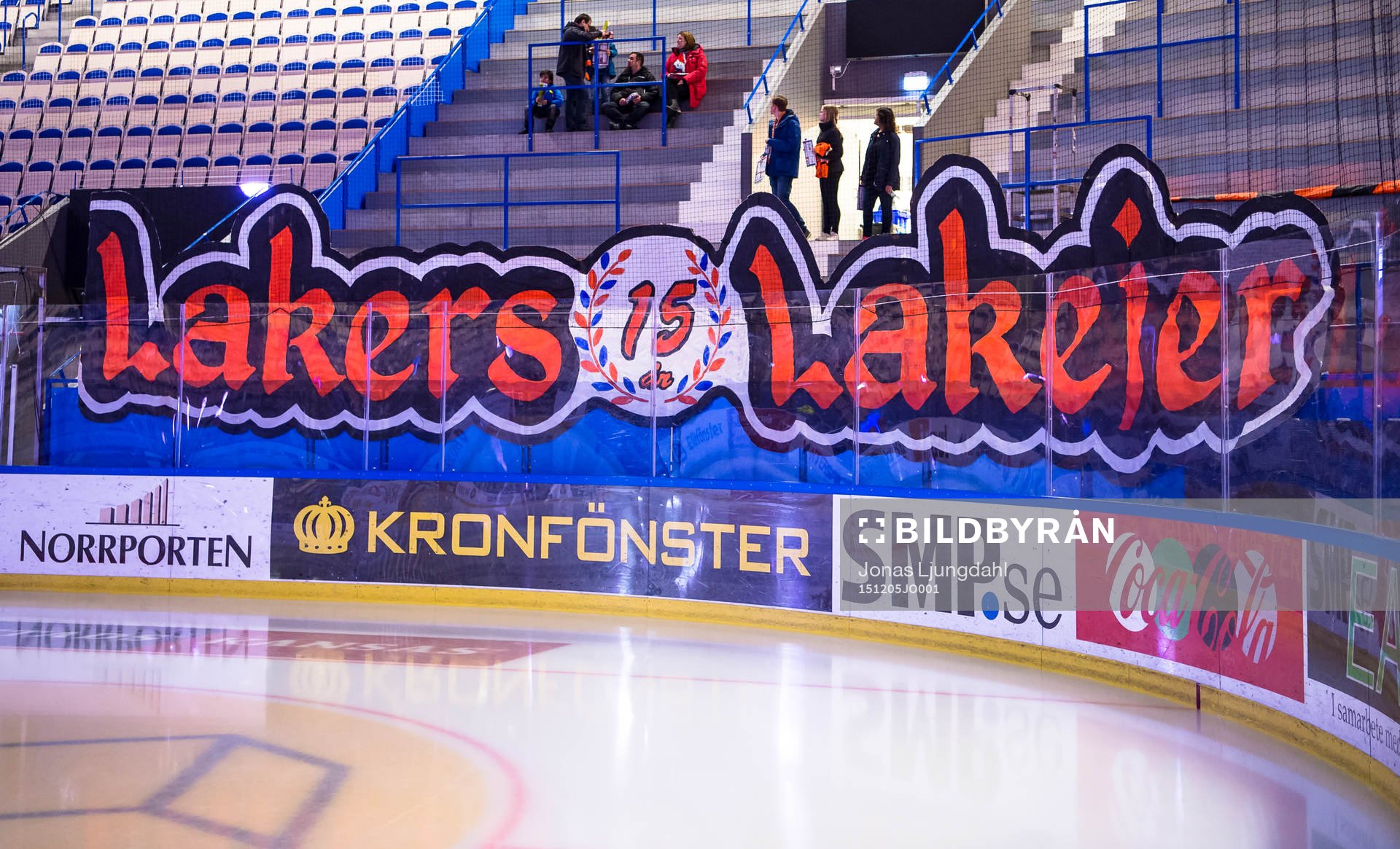 Växjös supportrar har hängt upp en banderoll