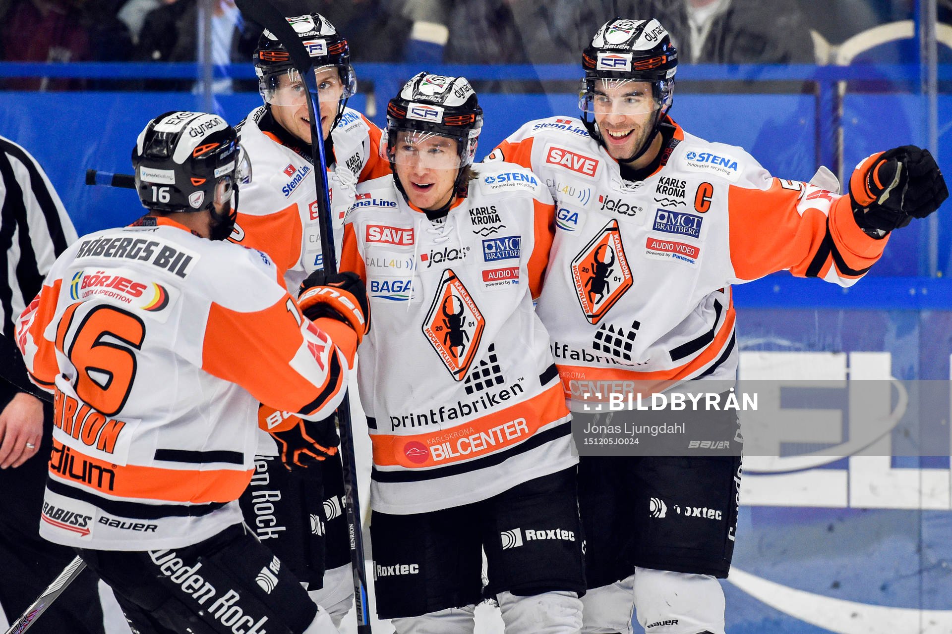 Karlskronas Filip Cruseman jublar