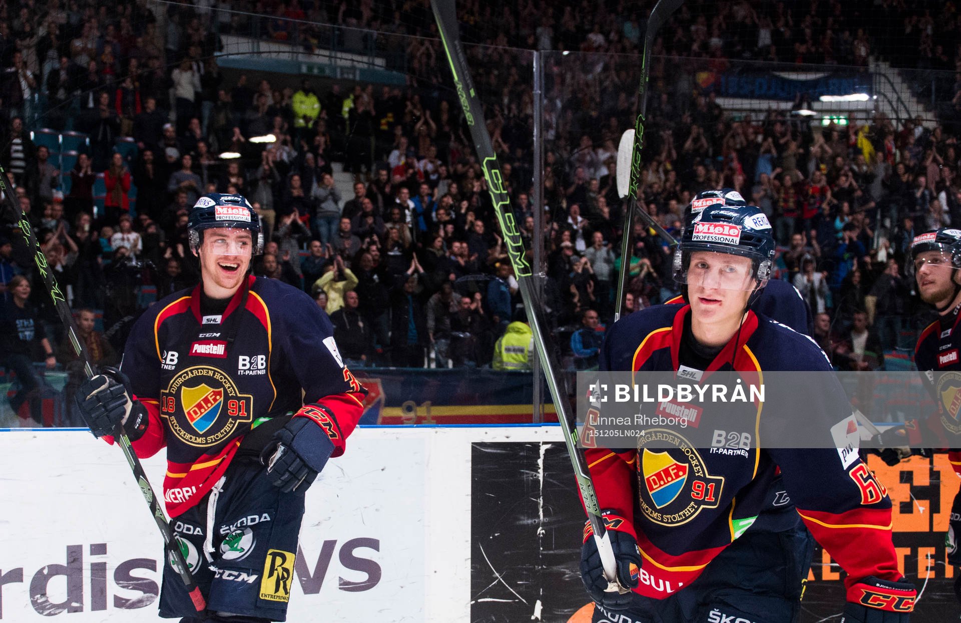 Djurgårdens Daniel Brodin och Marcus Sörensen jublar