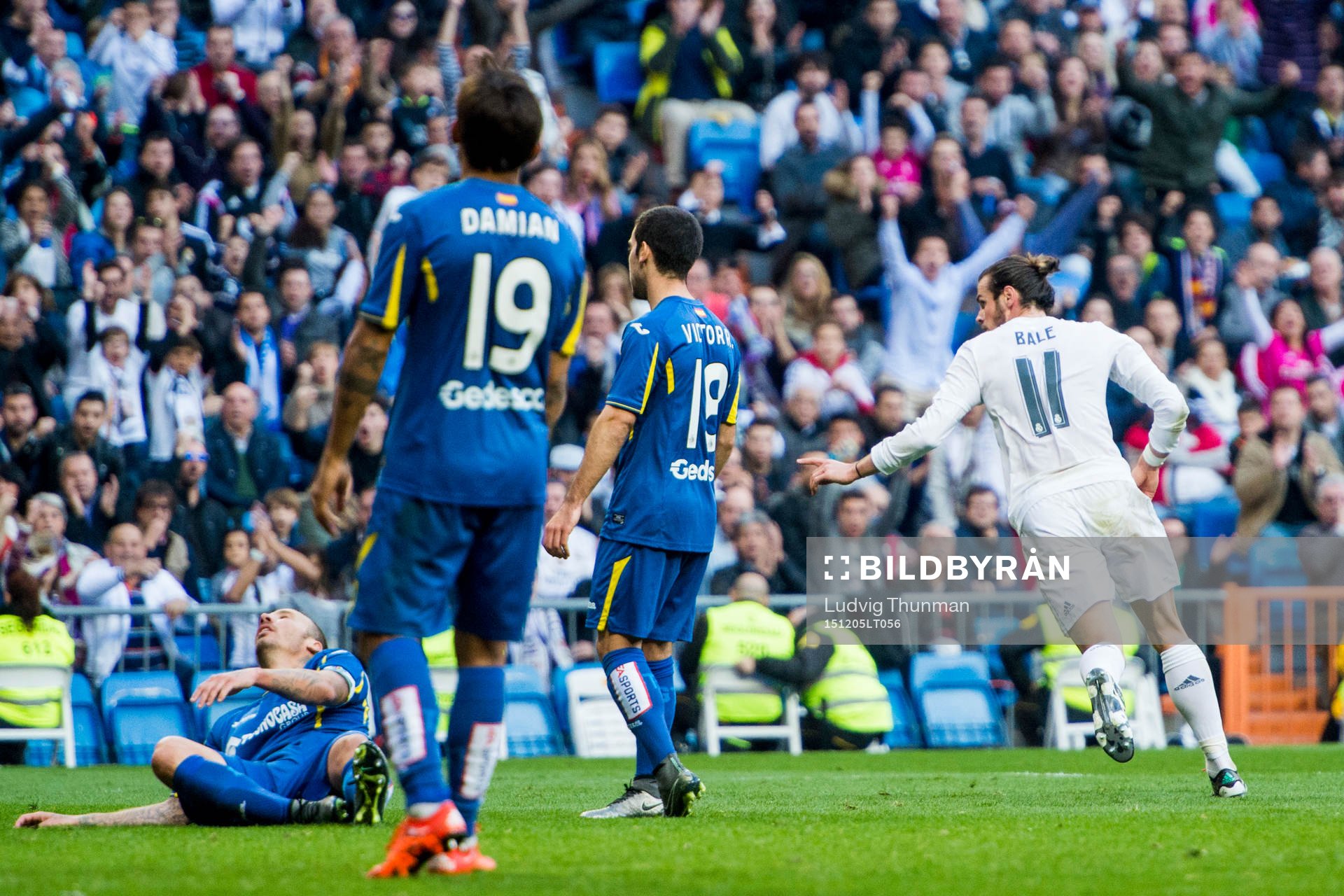 Real Madrids Gareth Bale (th) jublar