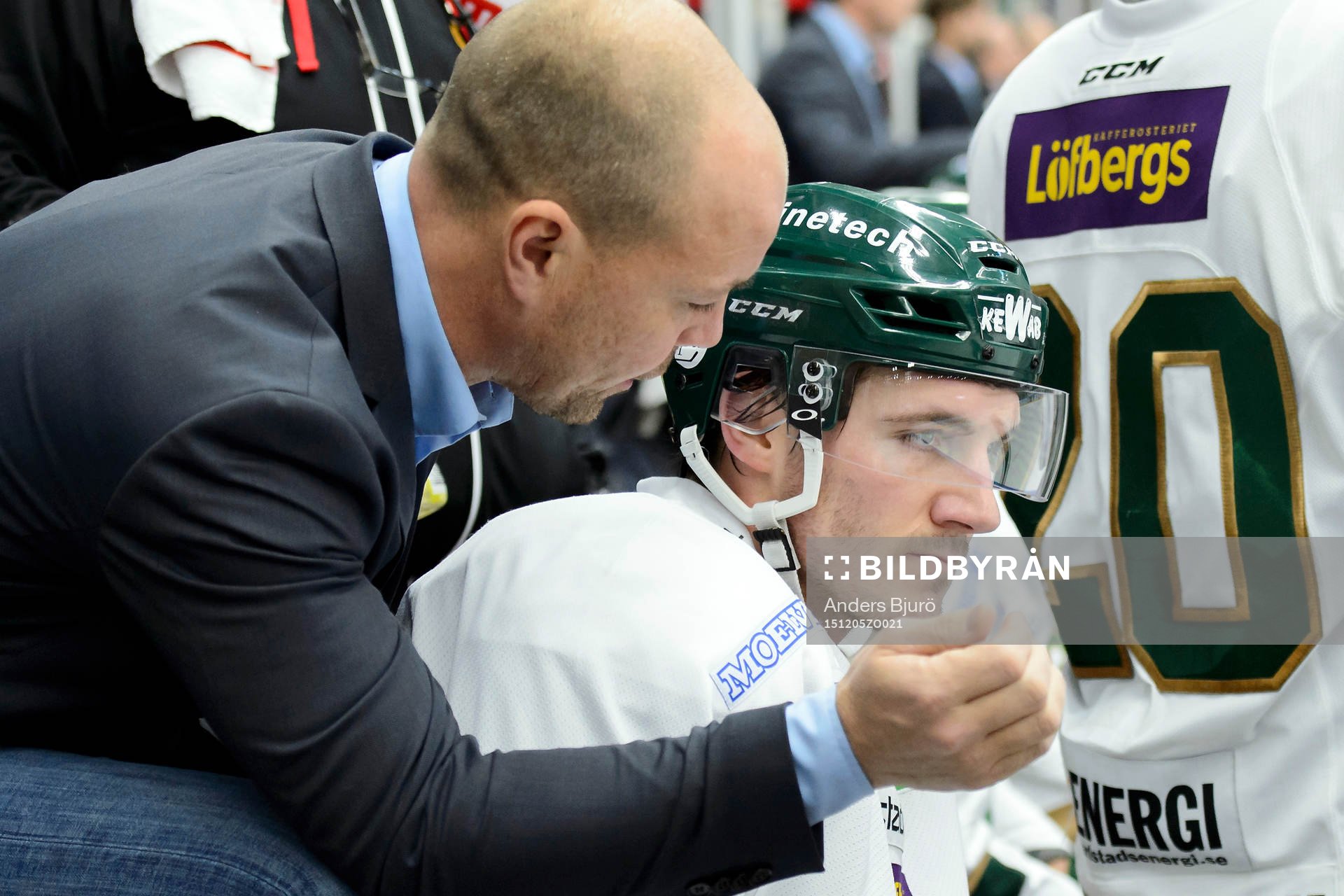 Färjestads ass.tränare Clas Eriksson parats med John