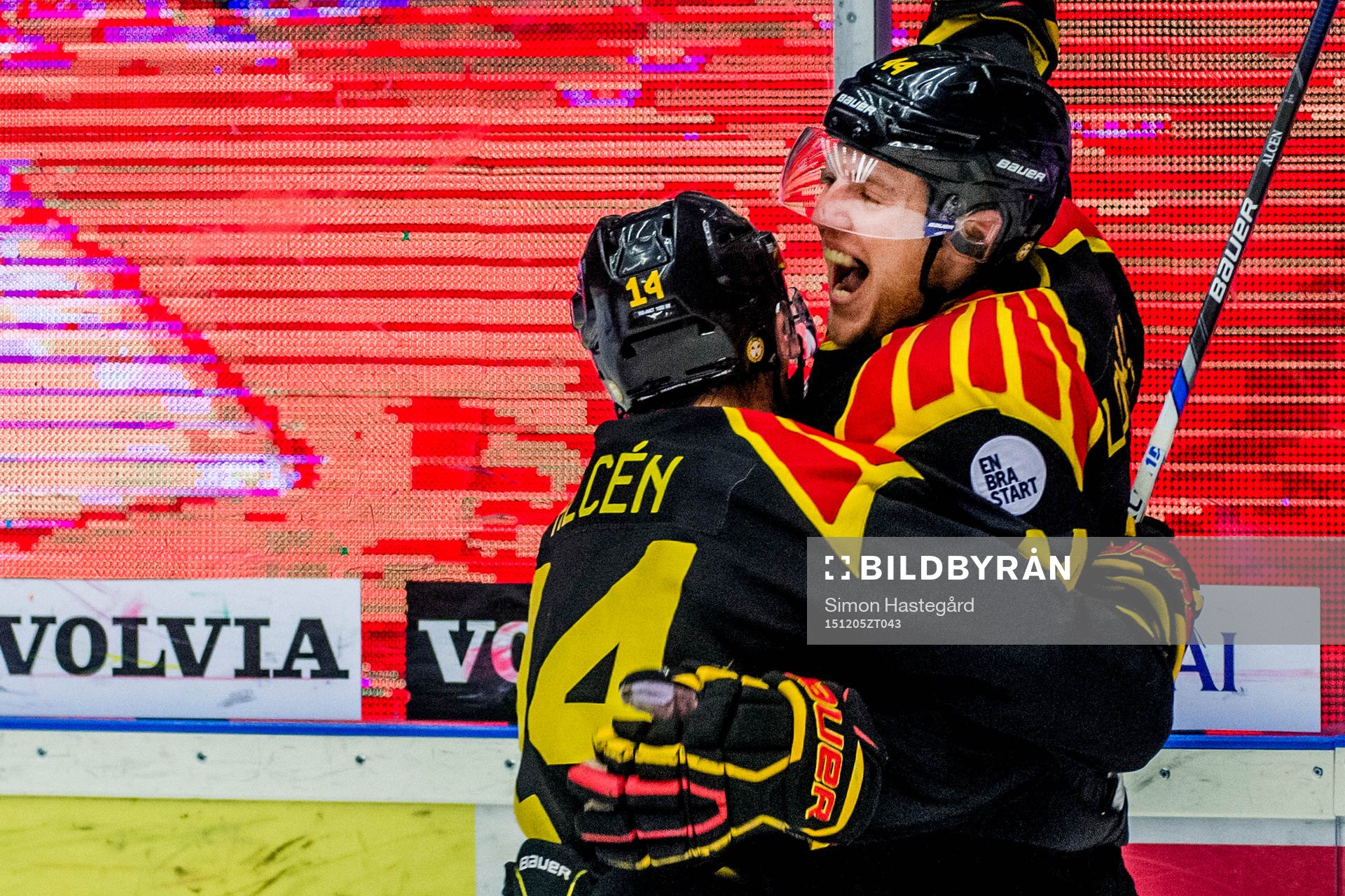 Brynäs Johan Alcén och Jacob Blomqvist jublar