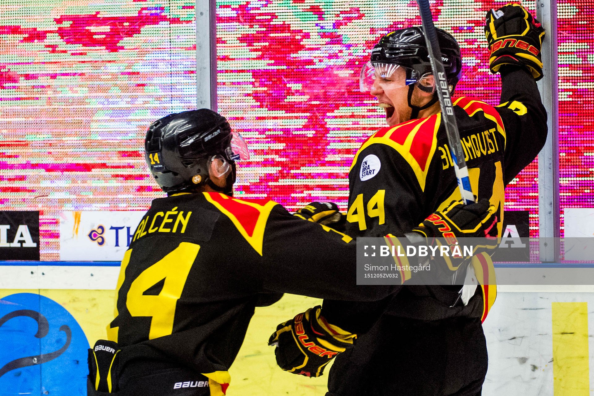 Brynäs Johan Alcén och Jacob Blomqvist jublar