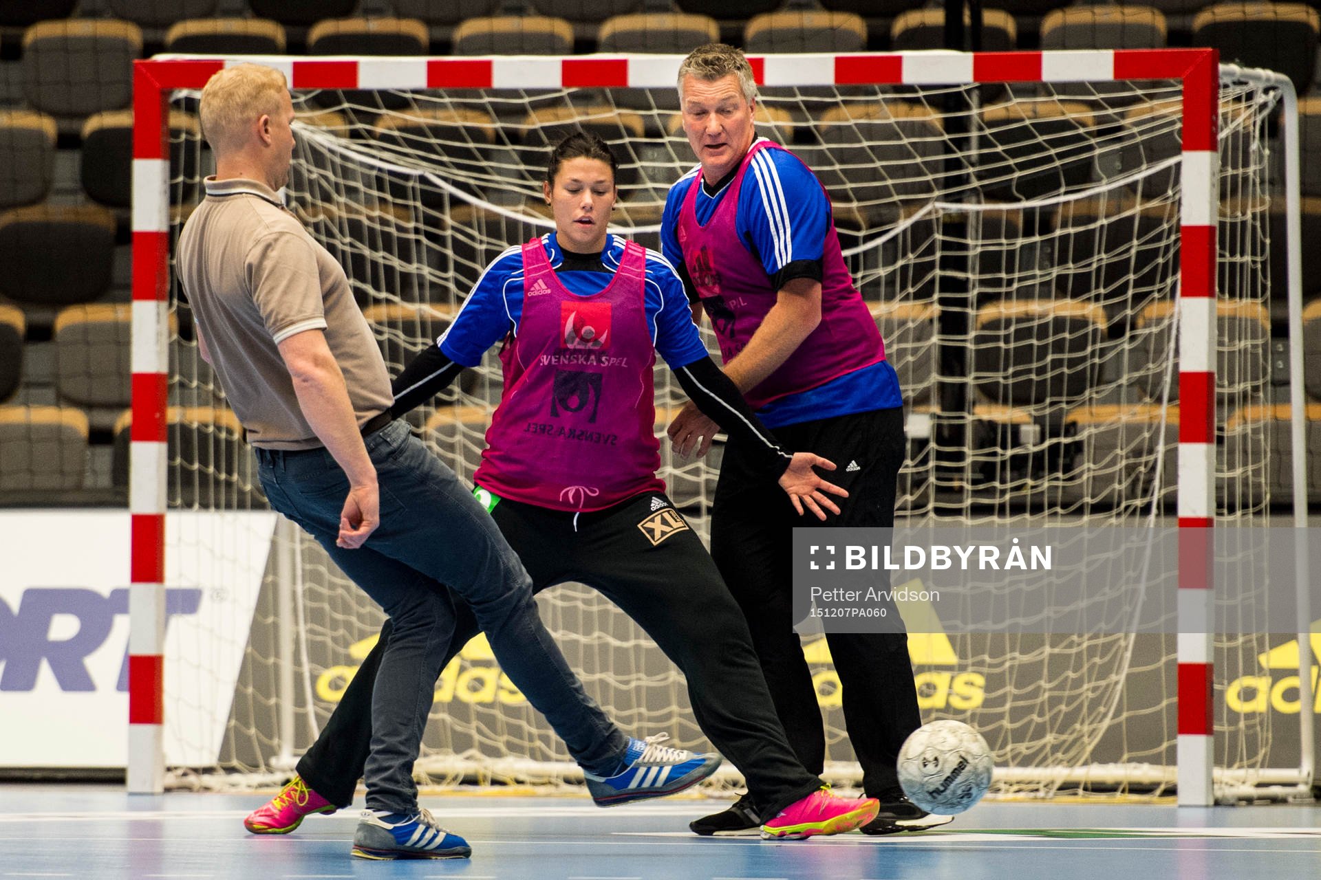 Aftonbladets reporter Johan Flinck är med och spelare
