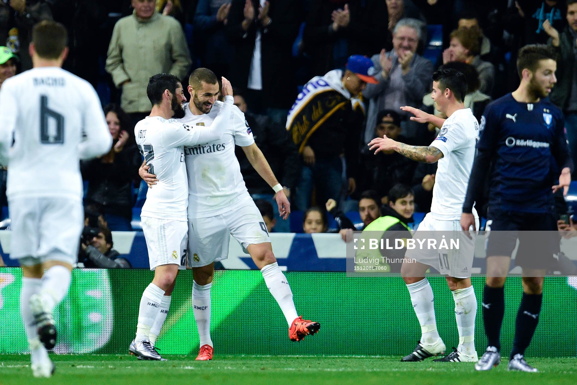 Real Madrids Karim Benzema jublar