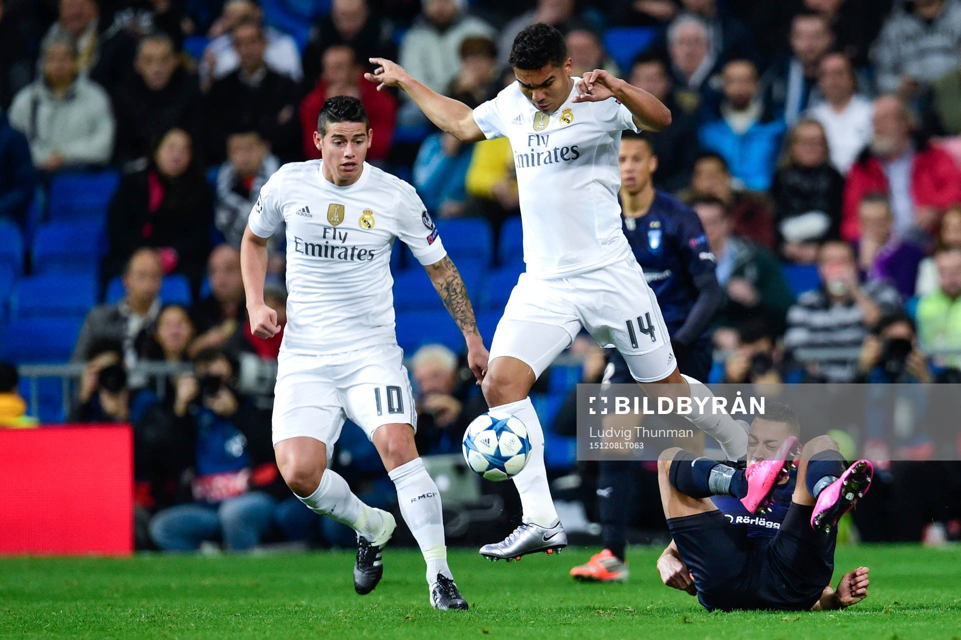 Real Madrids Casemiro hoppar över Malmö FFs Nikola