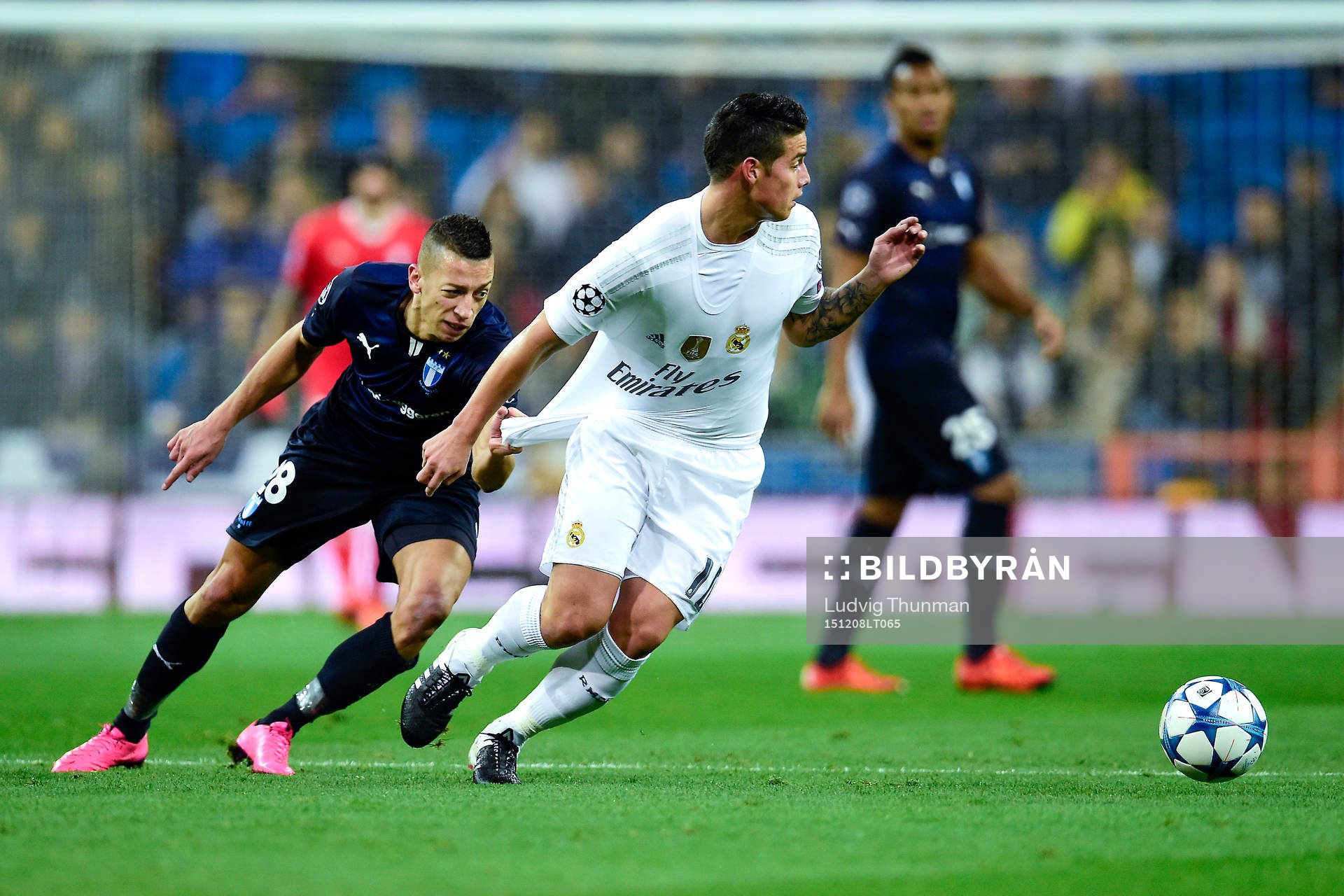 +Malmö FFs Nikola Djurdjic drar Real Madrids Gareth Bale i
