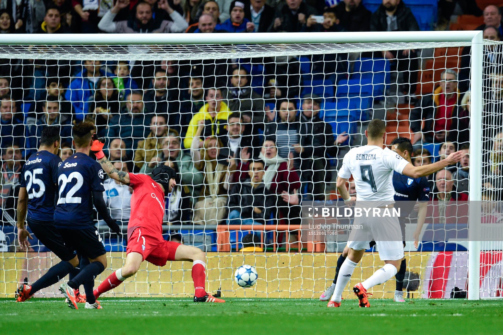 Real Madrids Karim Benzema gör 1-0